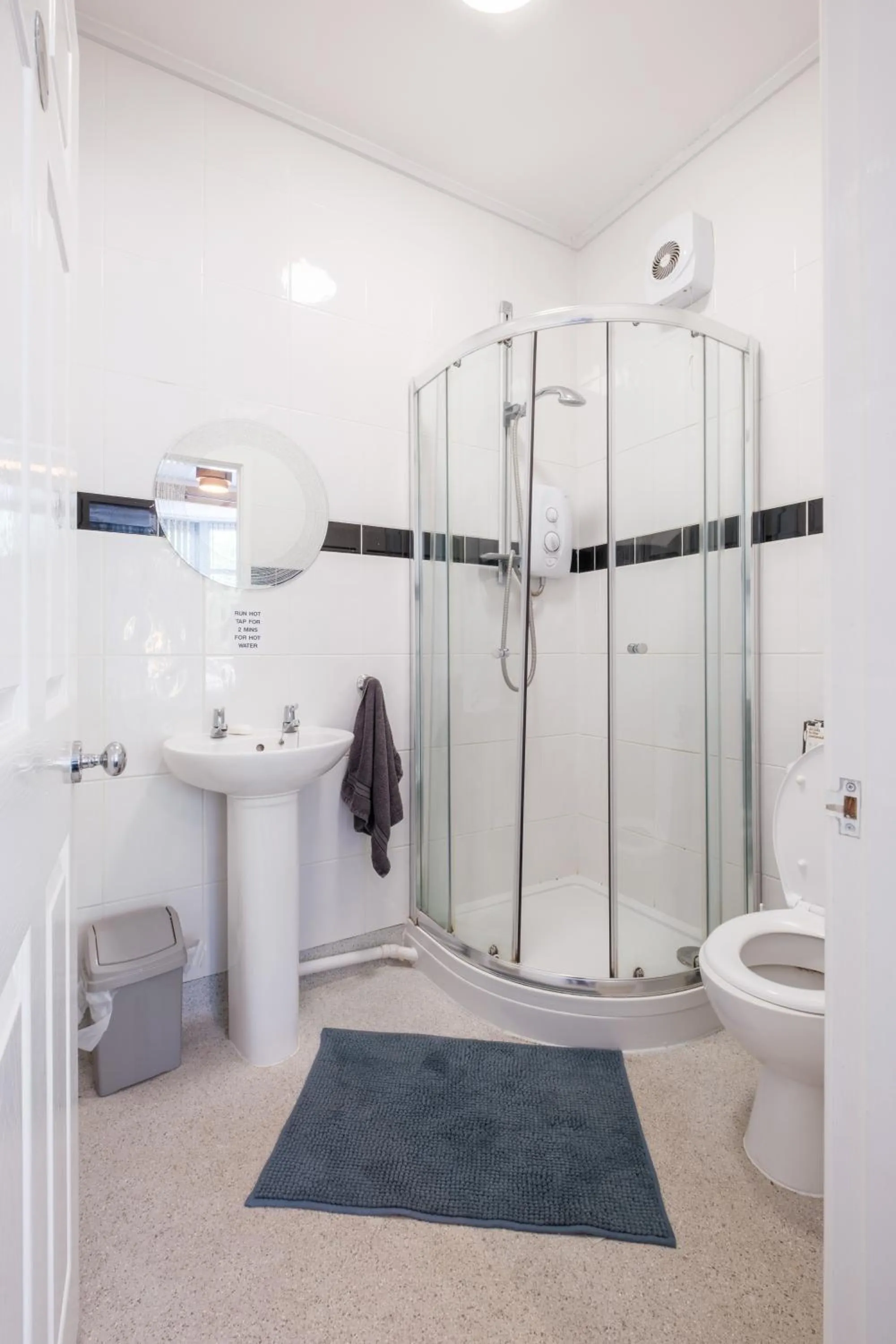 Bathroom in OYO The Pickering Park Hotel