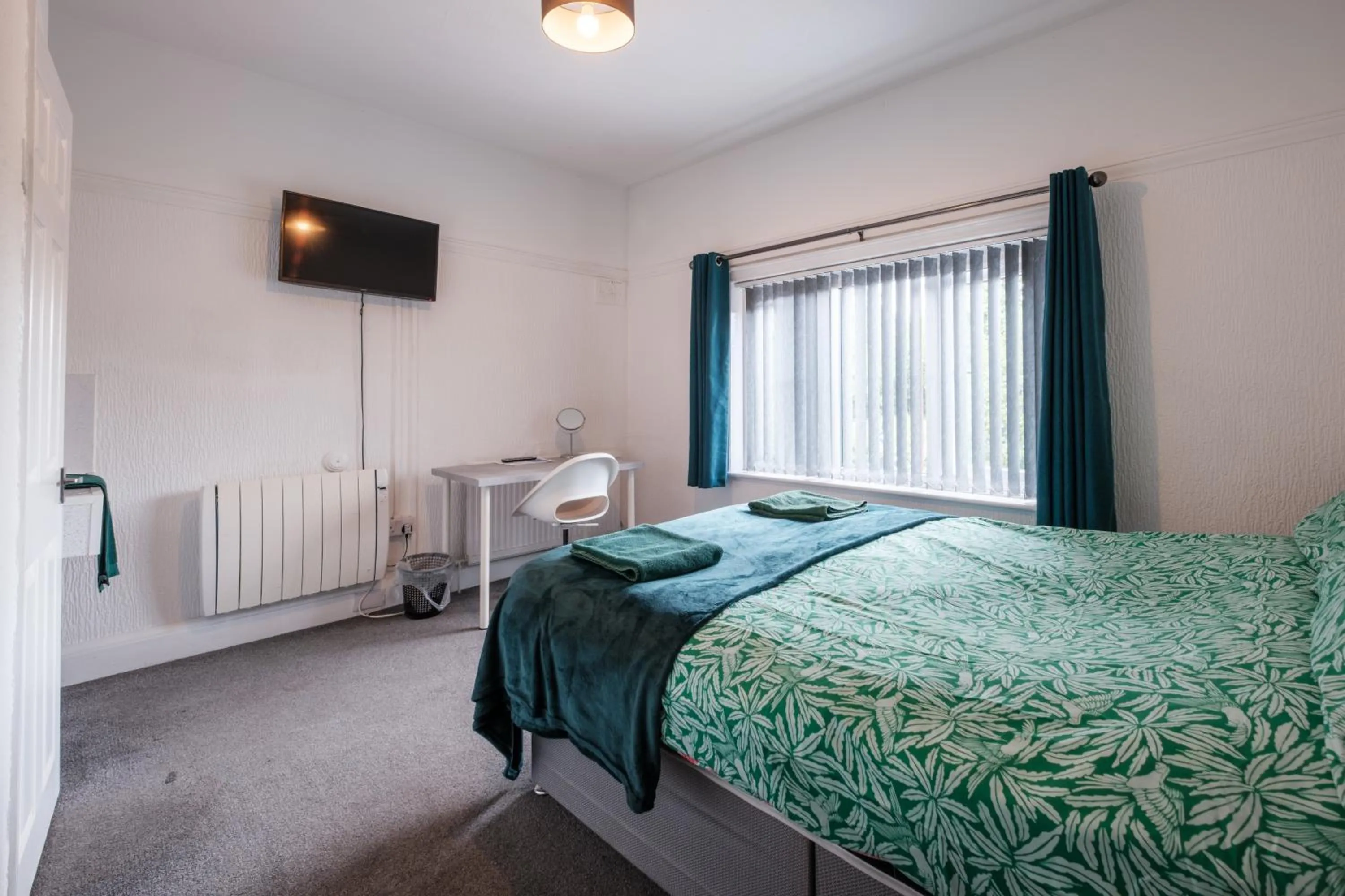 Bedroom, Bed in OYO The Pickering Park Hotel