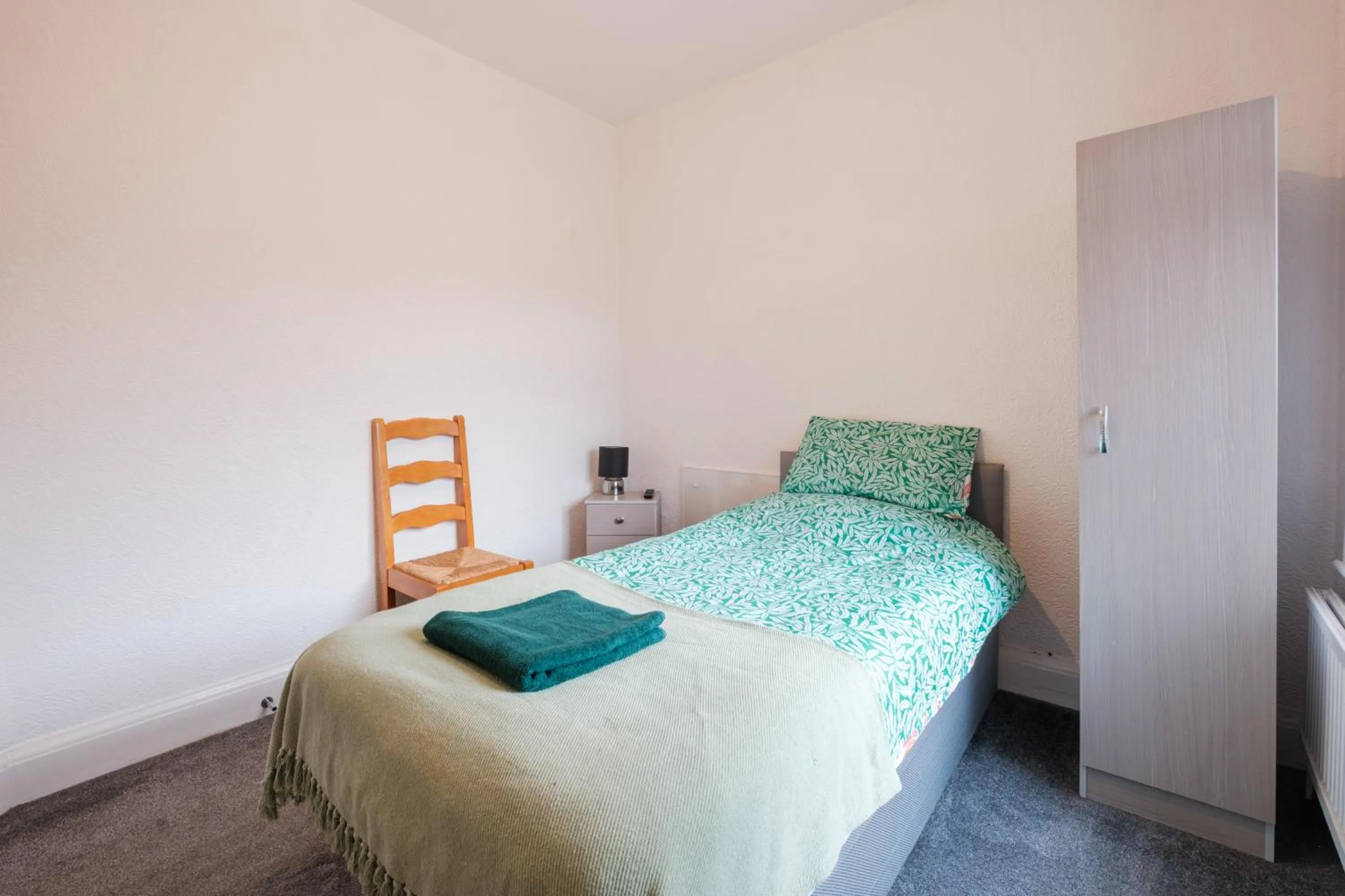 Bedroom, Bed in OYO The Pickering Park Hotel