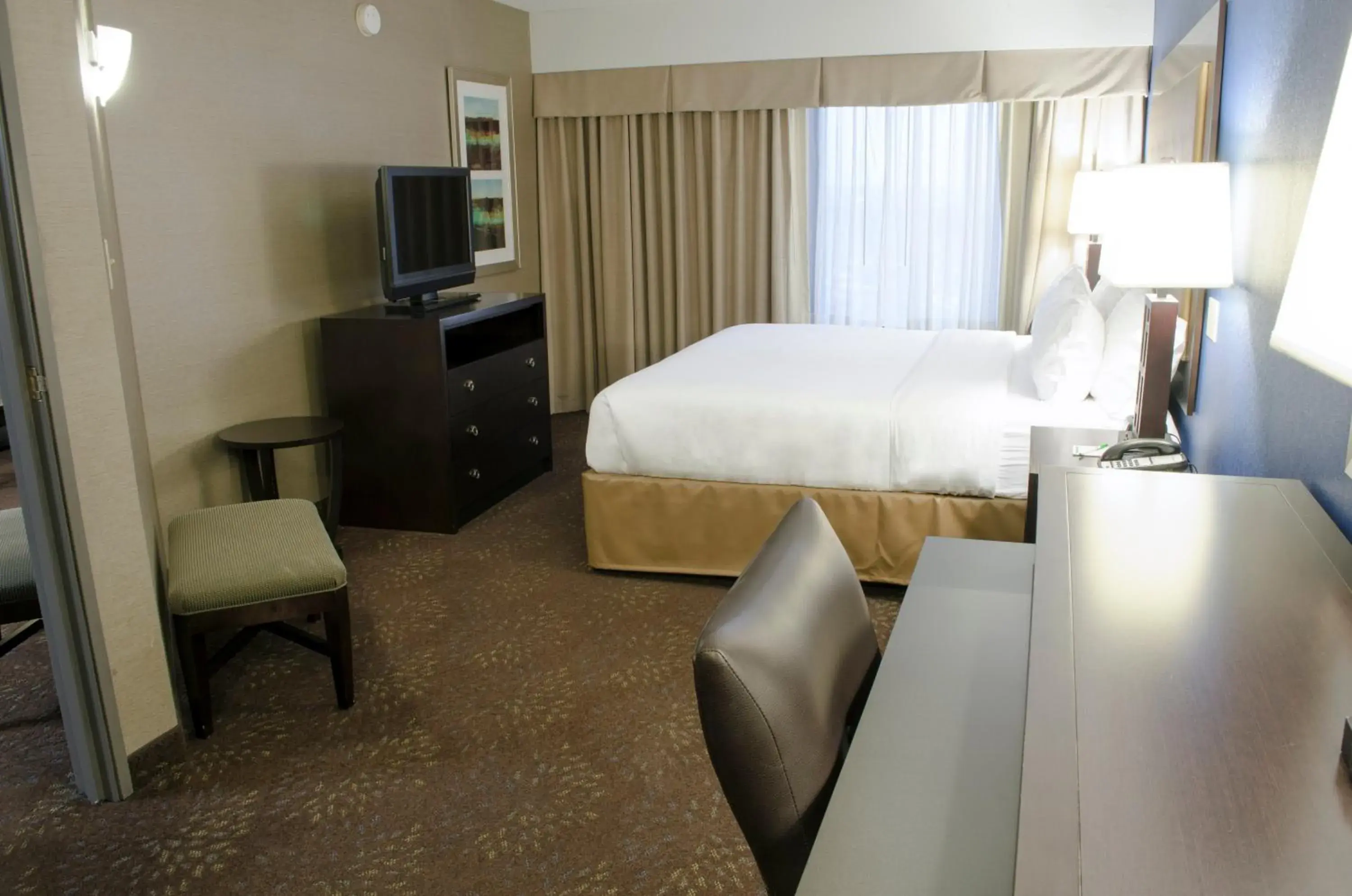 Standard King Room in Holiday Inn Fargo by IHG Standard King Room in Holiday Inn Fargo by IHG