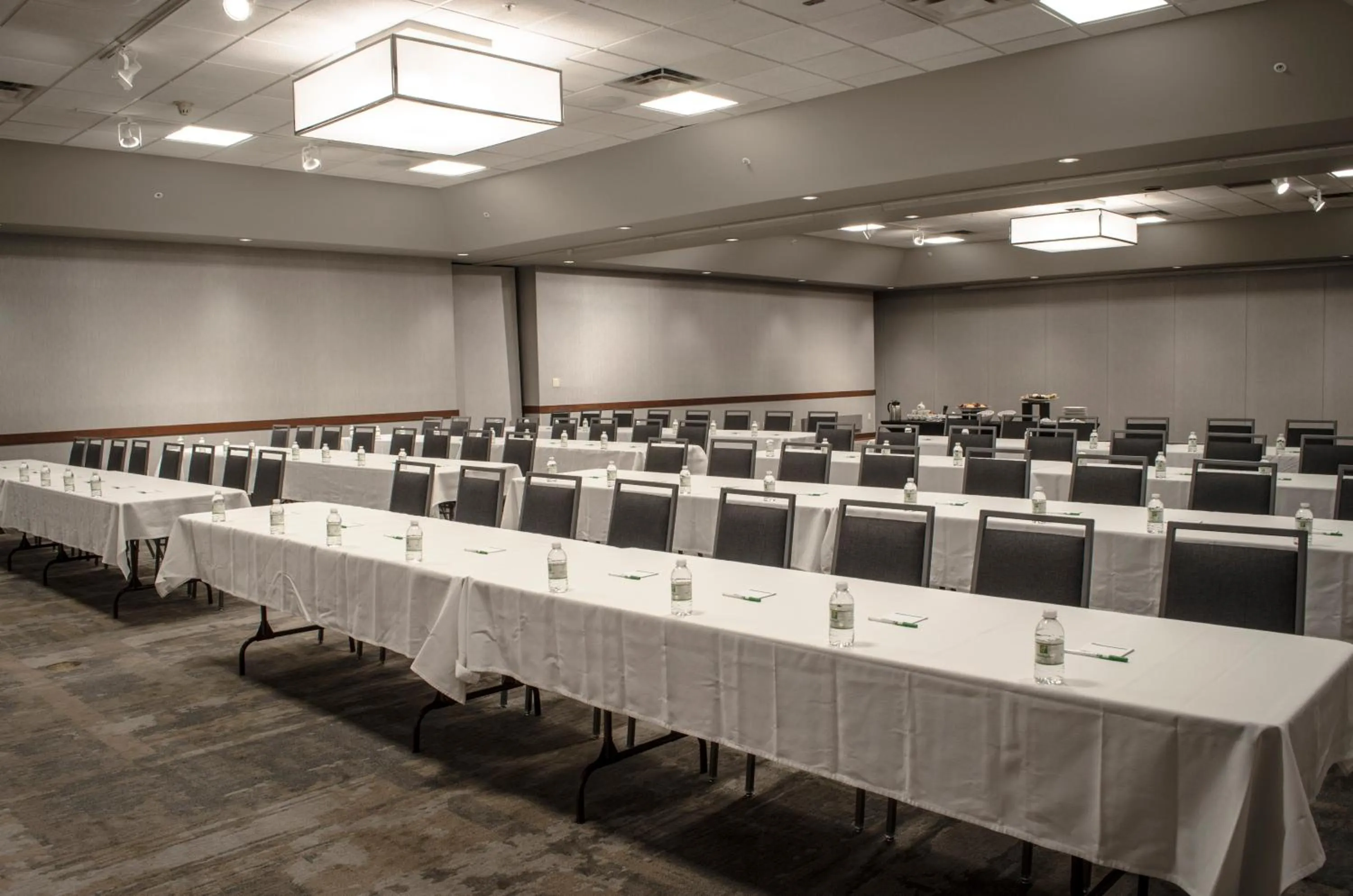 Meeting/conference room in Holiday Inn Fargo by IHG