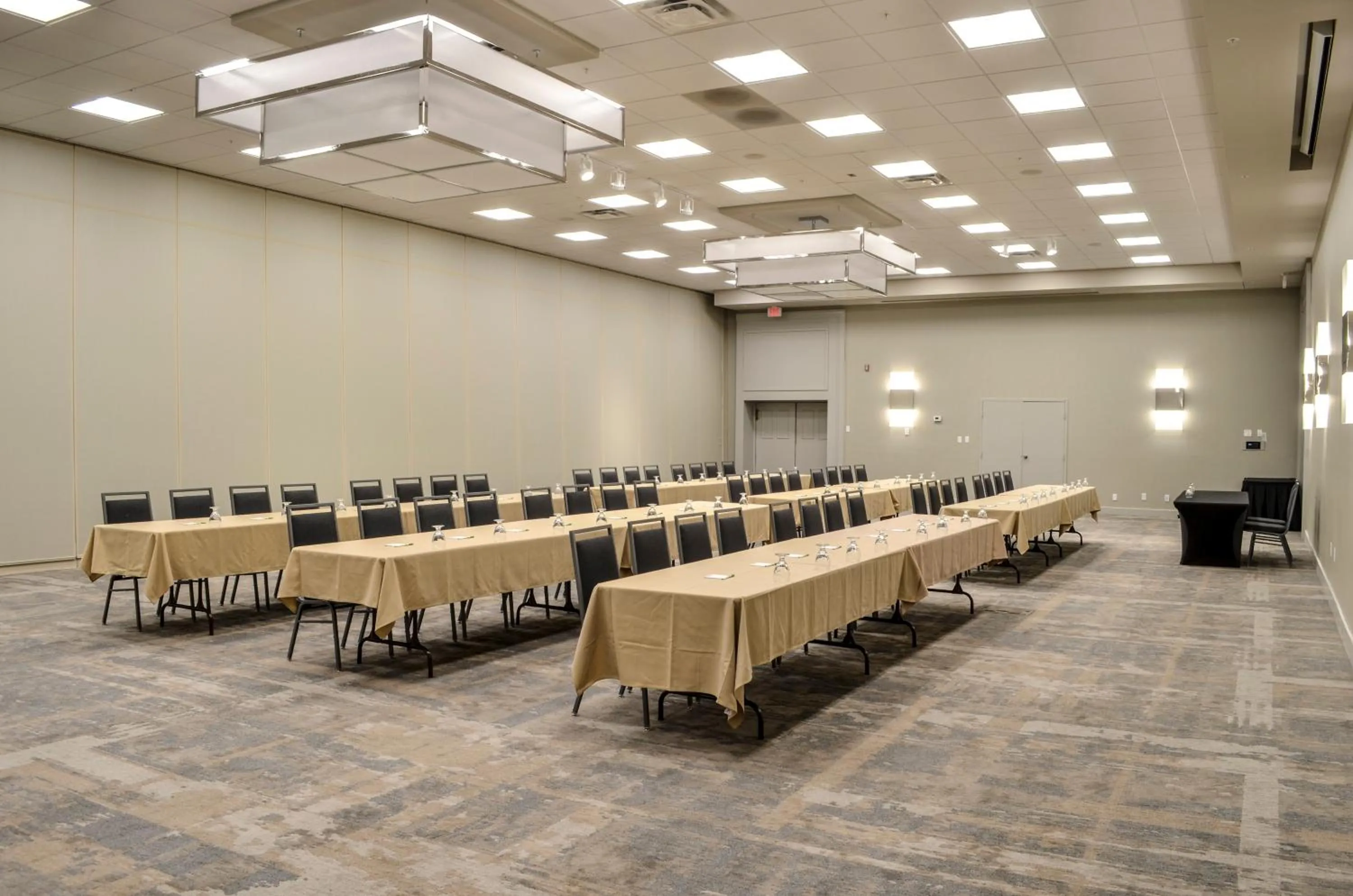 Meeting/conference room in Holiday Inn Fargo by IHG