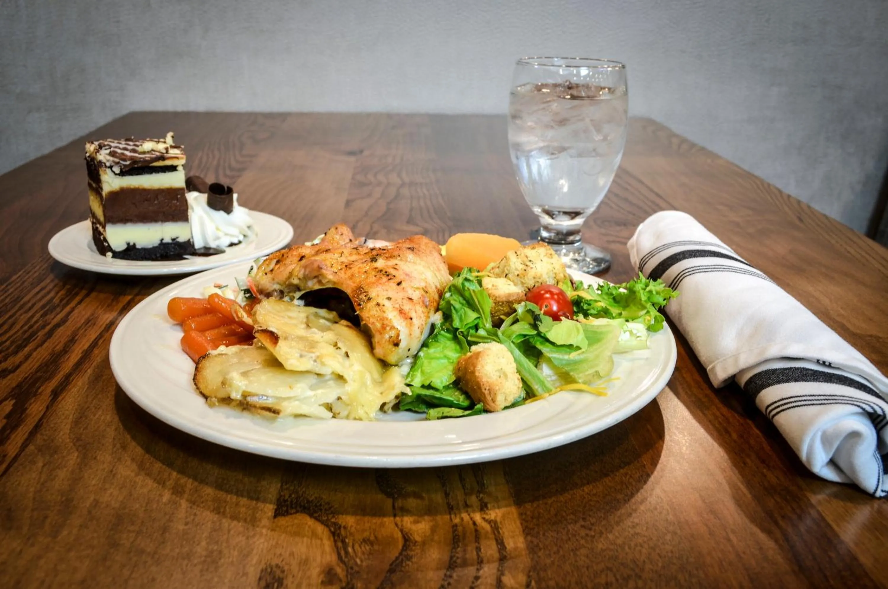 Restaurant/places to eat in Holiday Inn Fargo by IHG