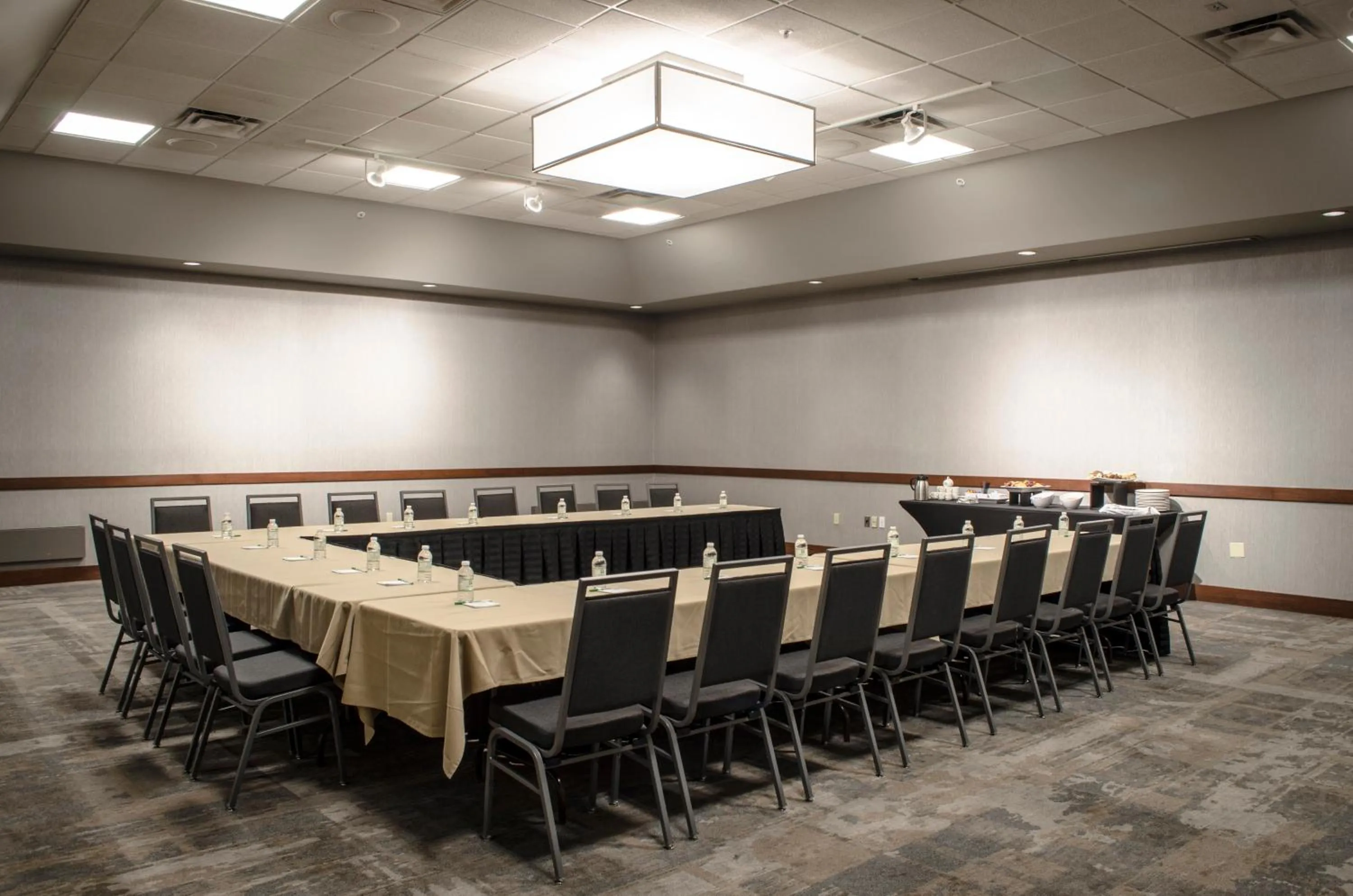 Meeting/conference room in Holiday Inn Fargo by IHG