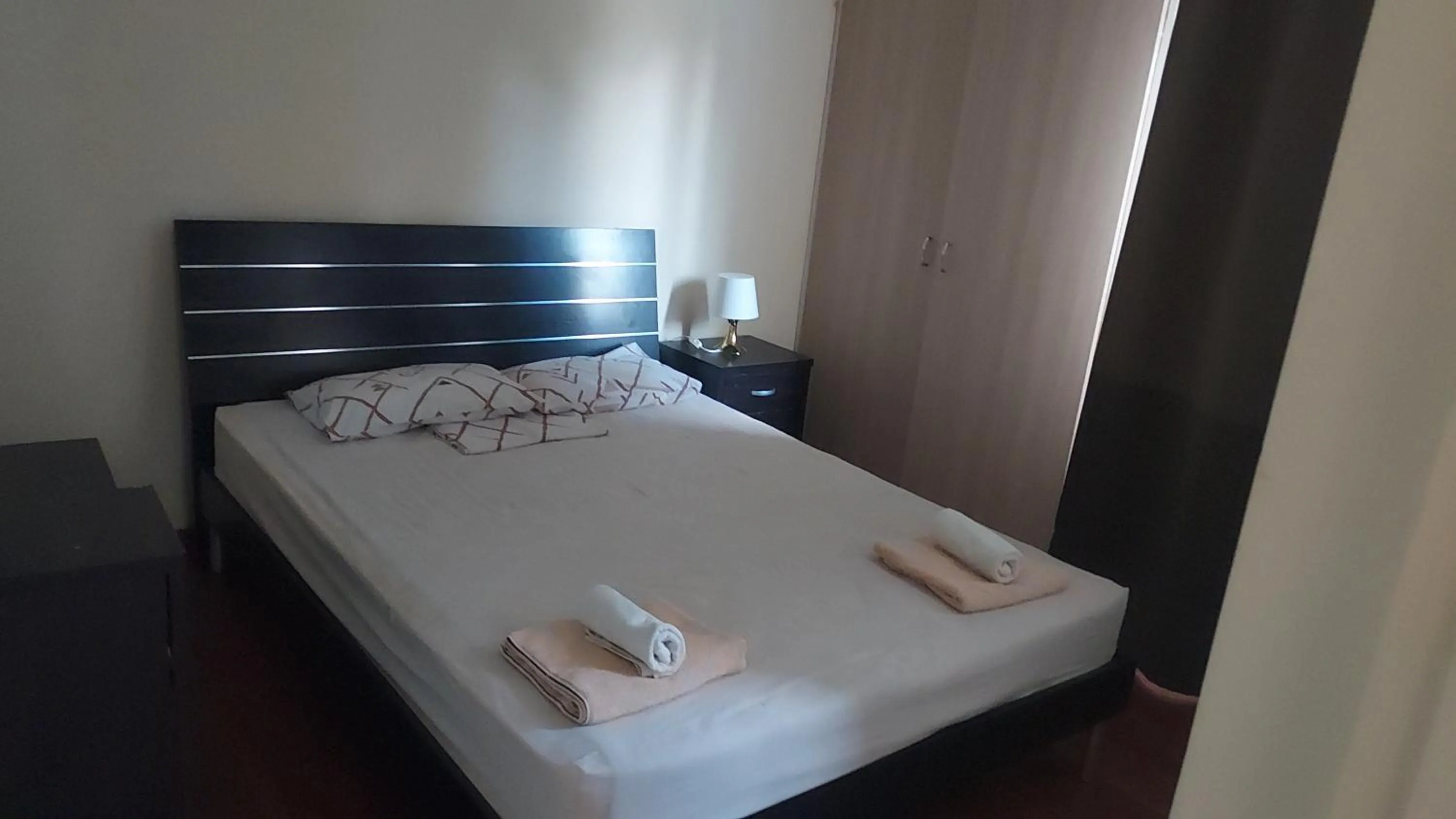 Bedroom, Bed in Sea Apartments