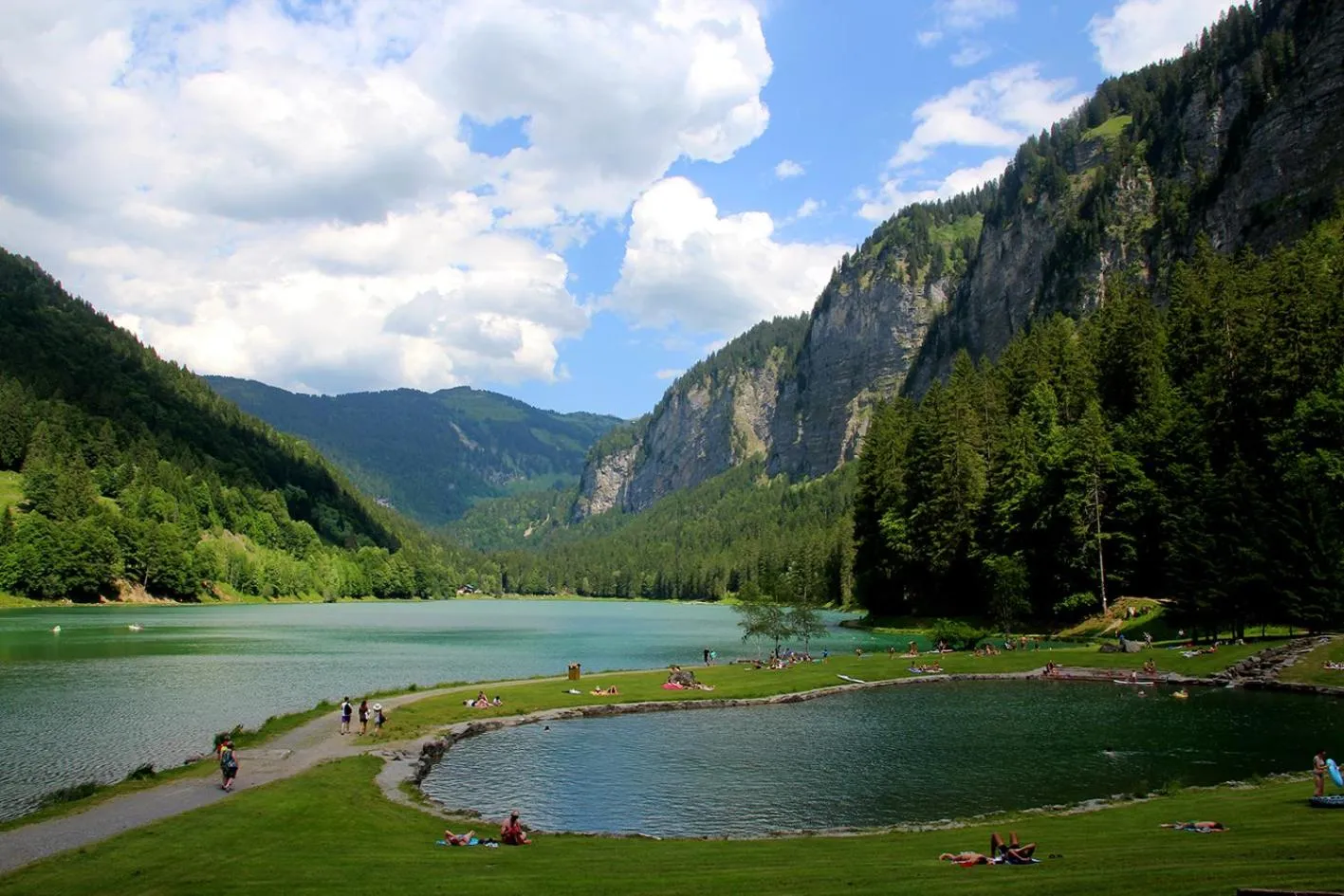 Hiking in Hotel Le Samoyede