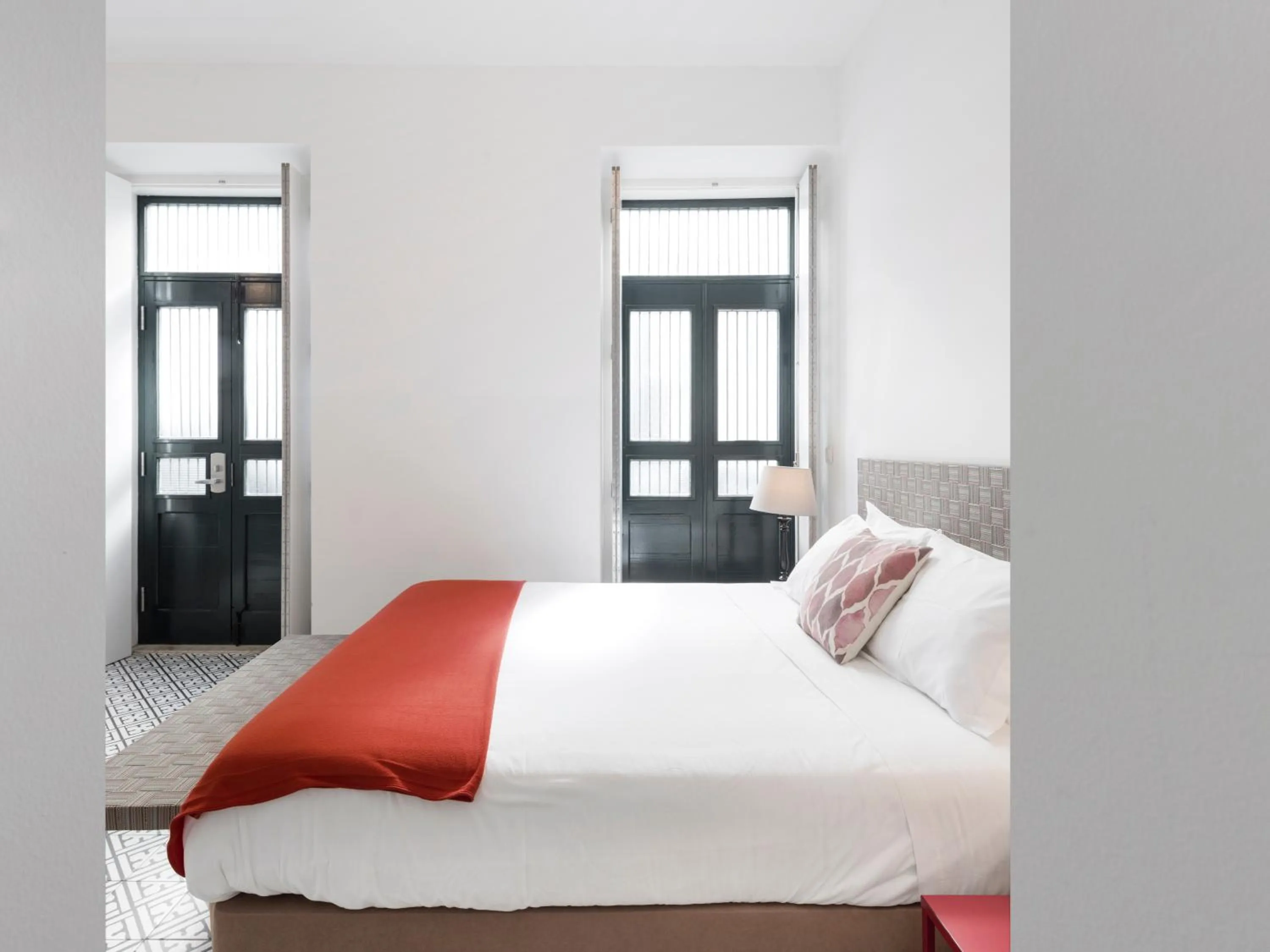 Photo of the whole room, Bed in Lisbon Serviced Apartments - Castelo S. Jorge