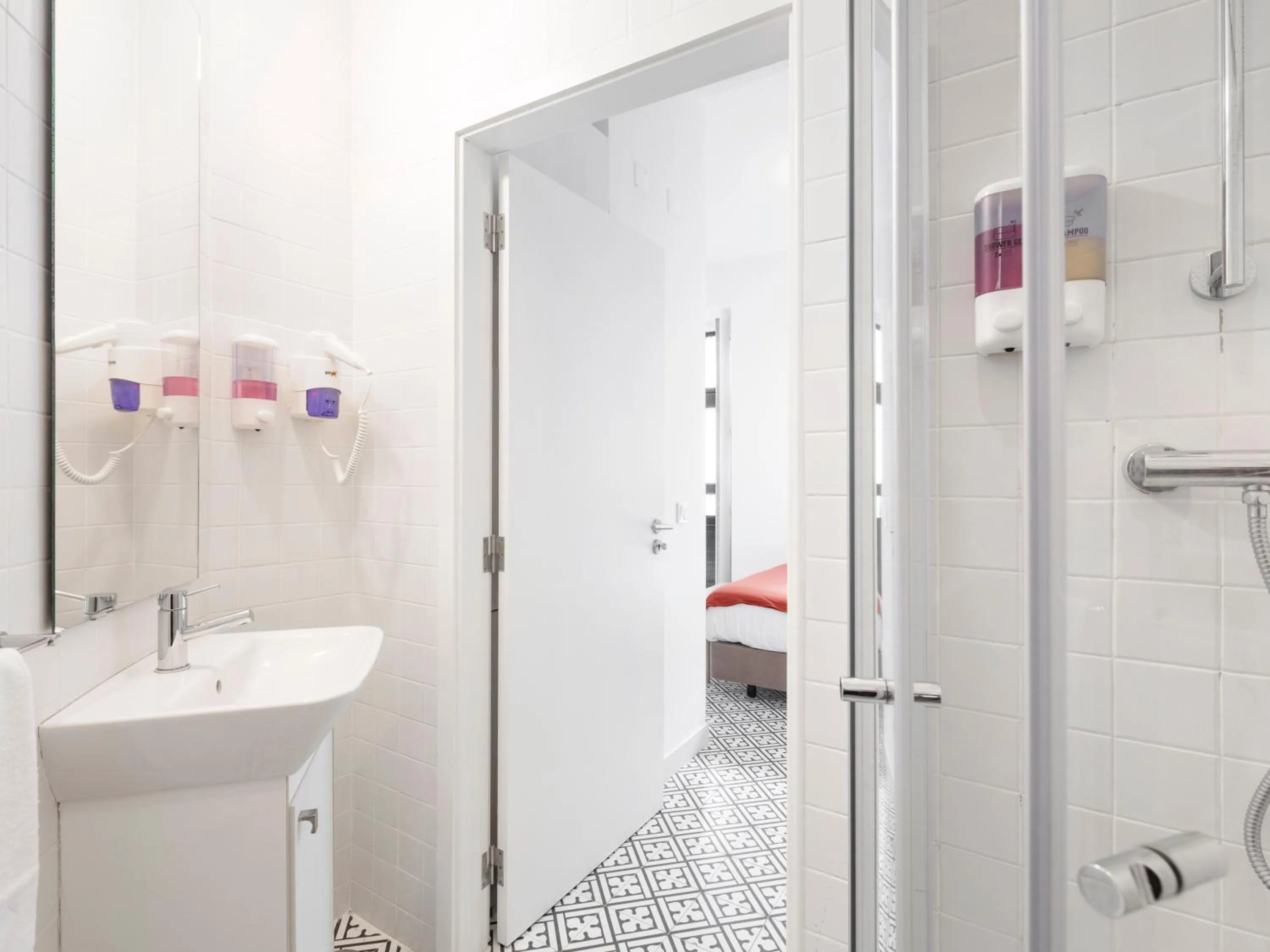 Toilet in Lisbon Serviced Apartments - Castelo S. Jorge