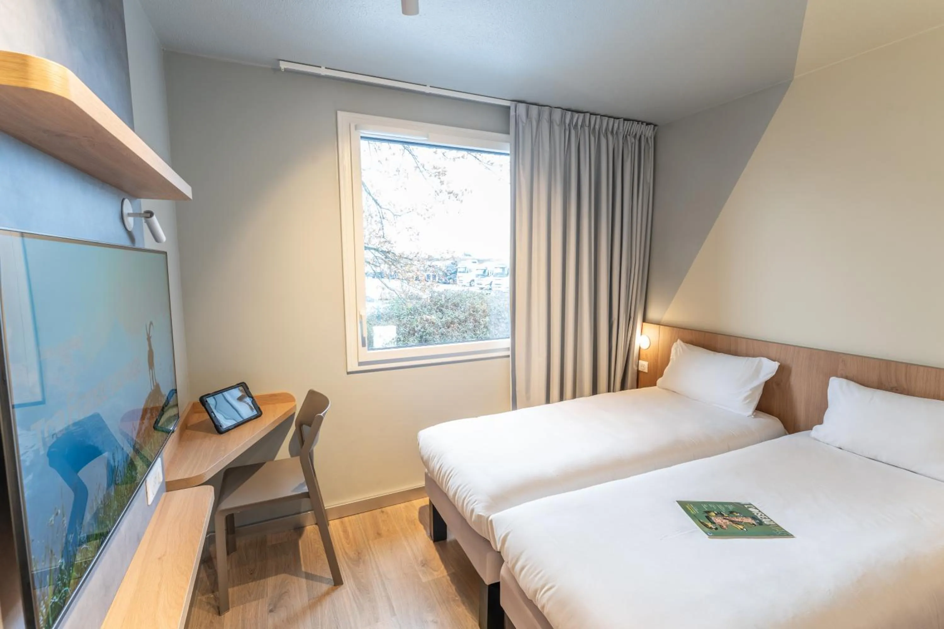 Bed in Hotel Ibis Budget Rennes Cesson