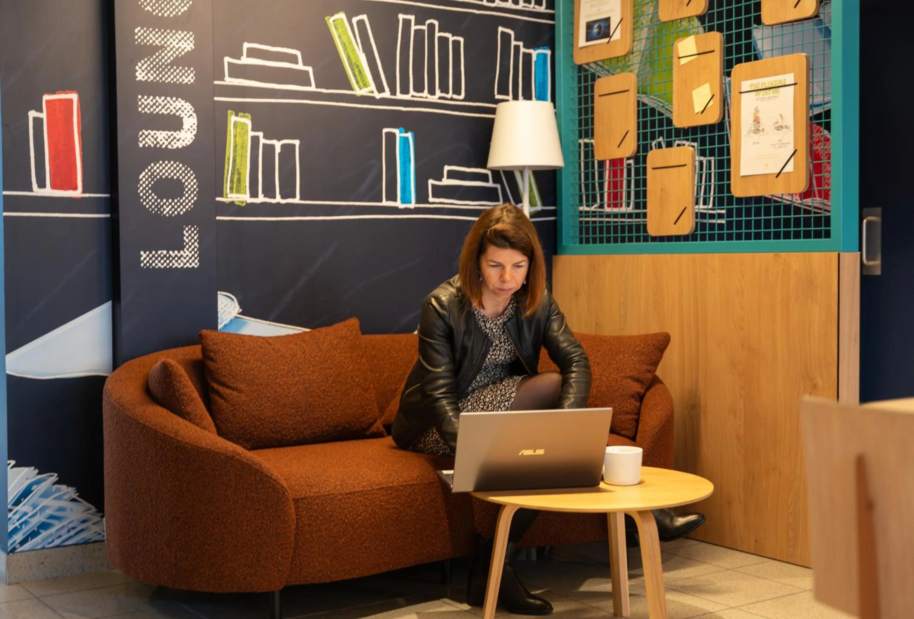 Living room in Hotel Ibis Budget Rennes Cesson