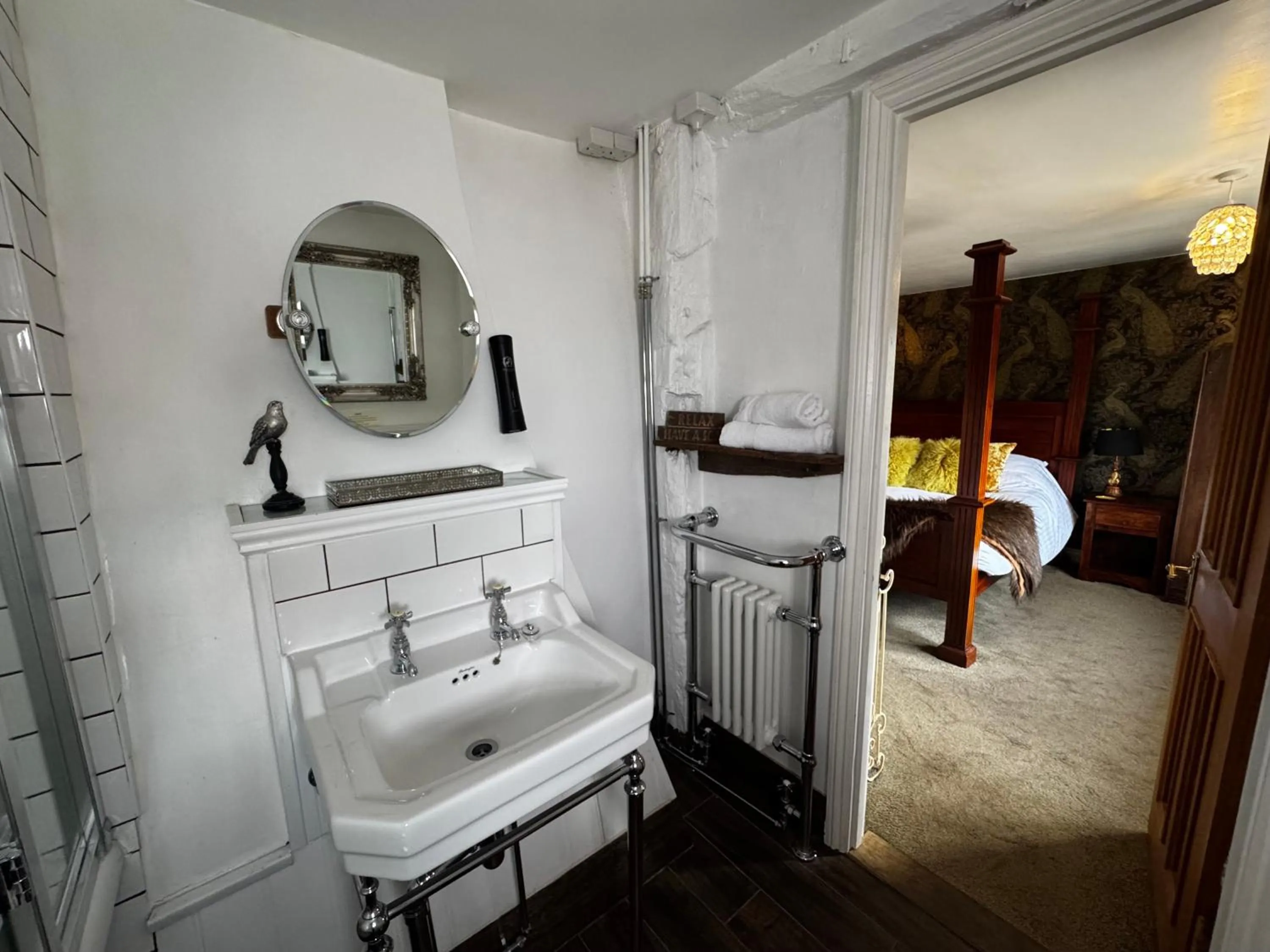 Bathroom in The Bowl Inn