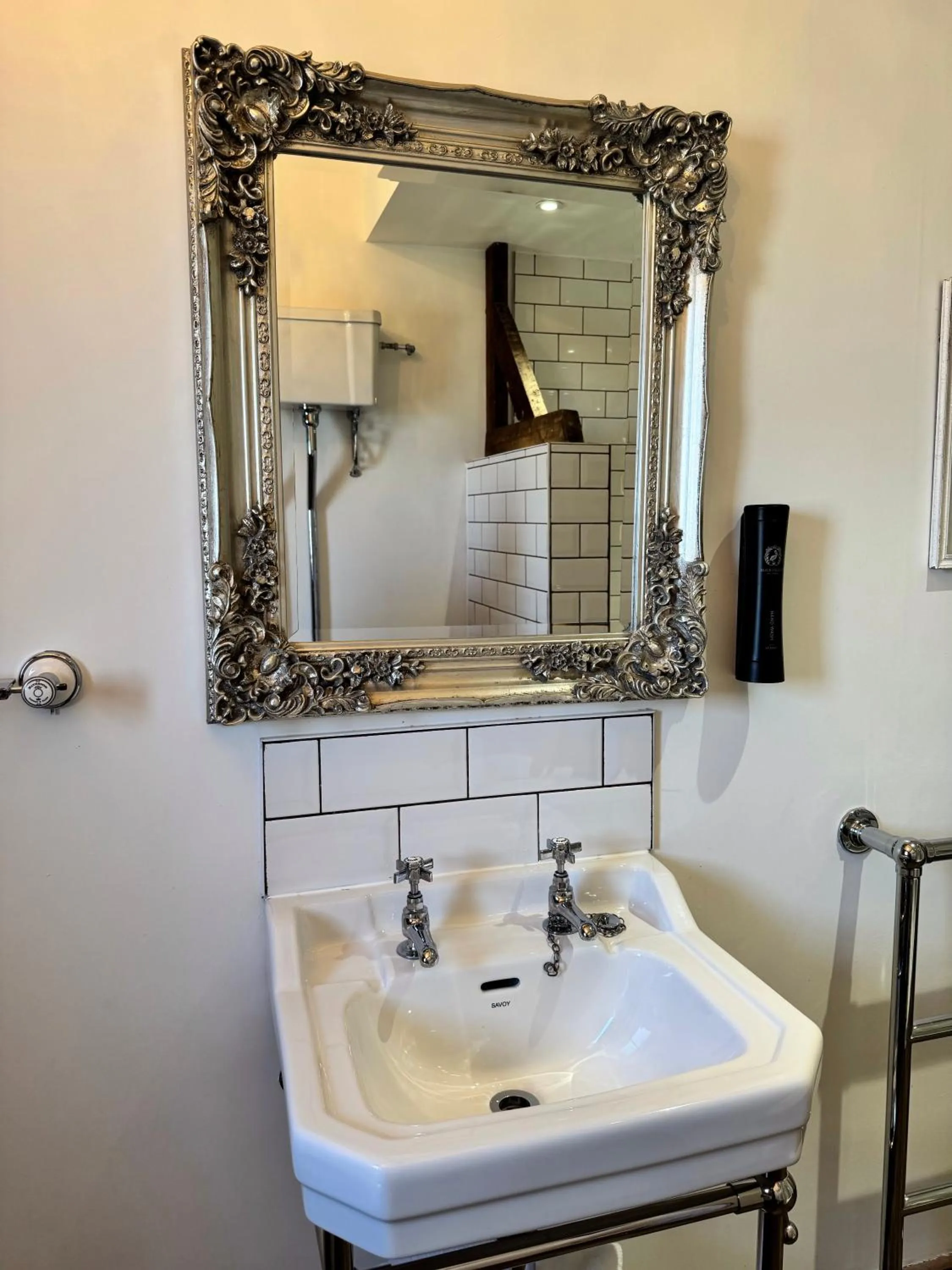 Bathroom in The Bowl Inn