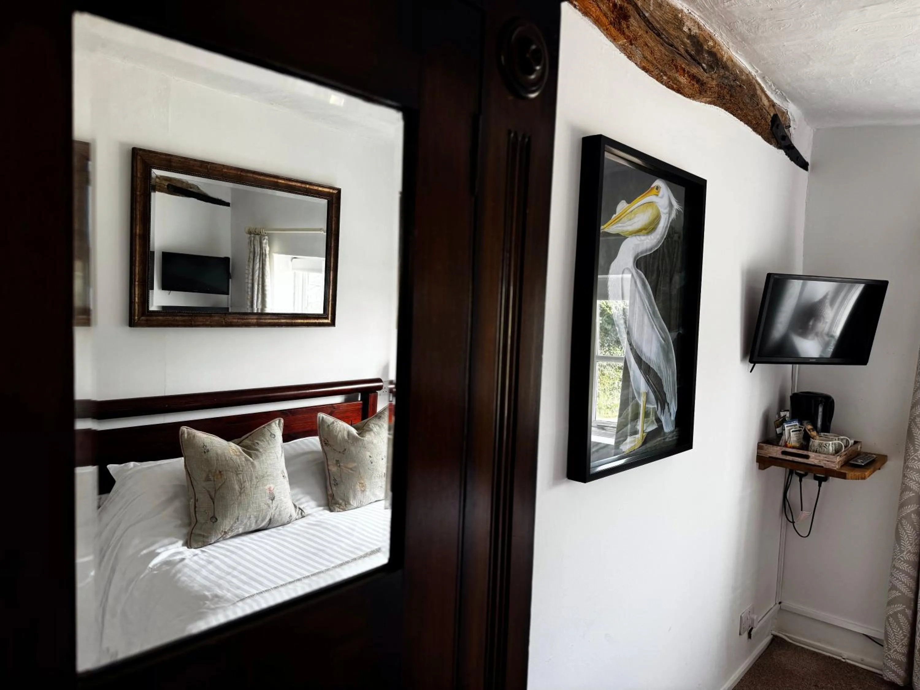 TV and multimedia, Bed in The Bowl Inn