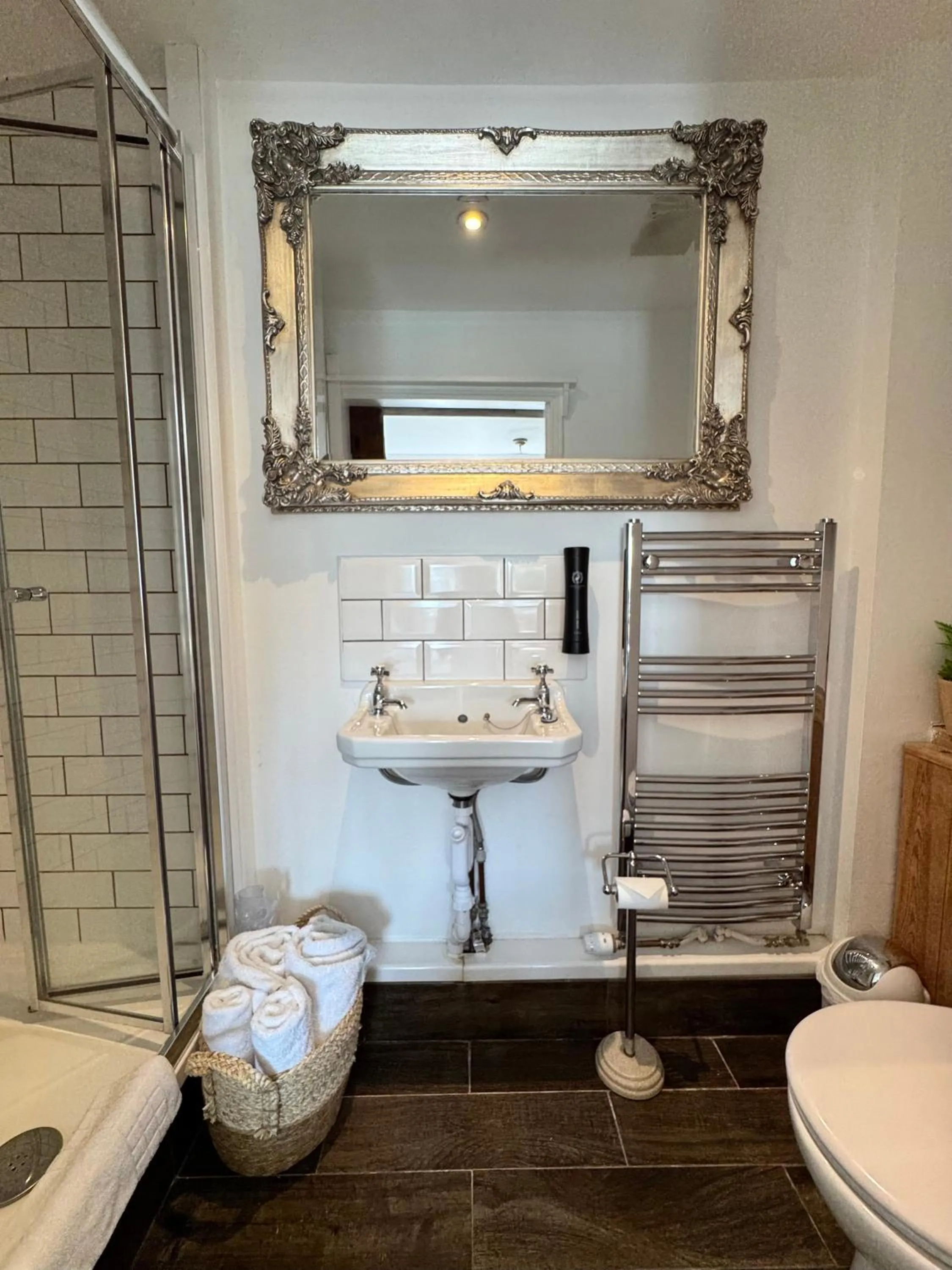 Bathroom in The Bowl Inn