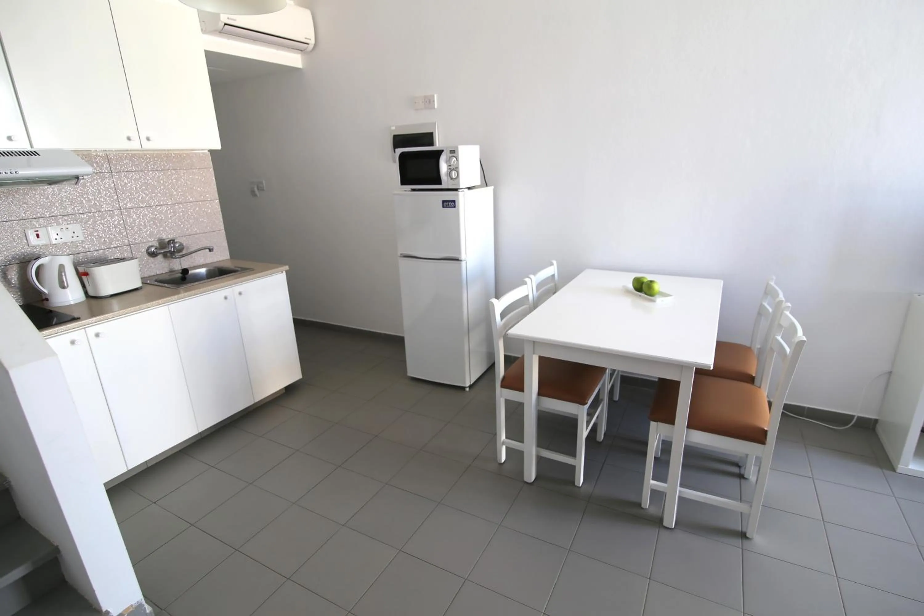 Kitchen or kitchenette in Lantiana Napa Aparthotel