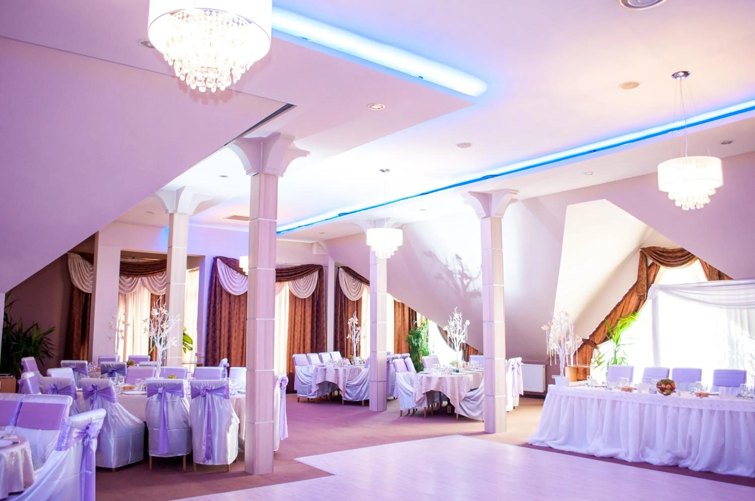 Restaurant/places to eat in Hotel Nevis Wellness & SPA