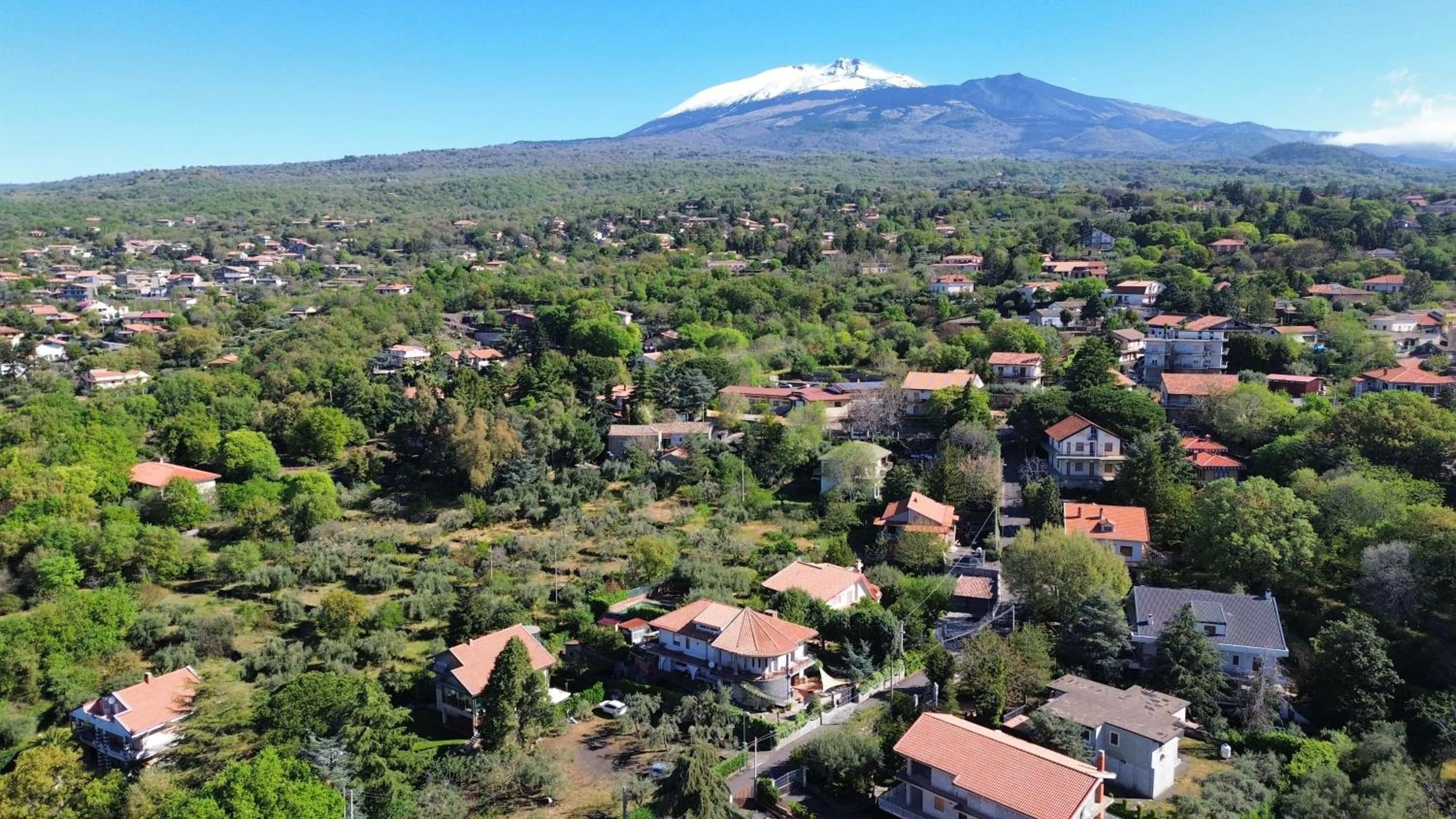 Spring in Casa degli Ulivi Etna