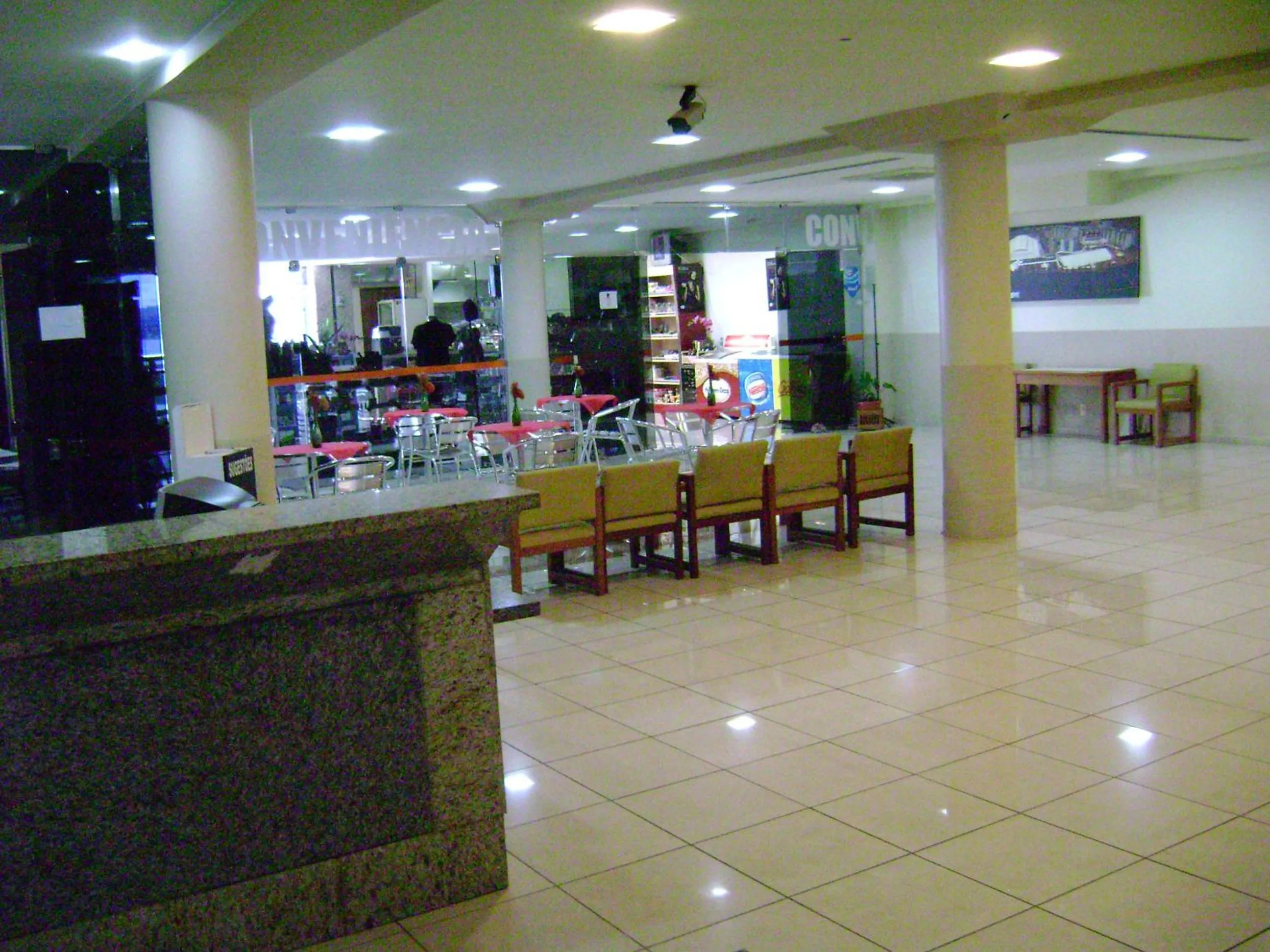 Restaurant/places to eat in Bay Park Hotel Resort