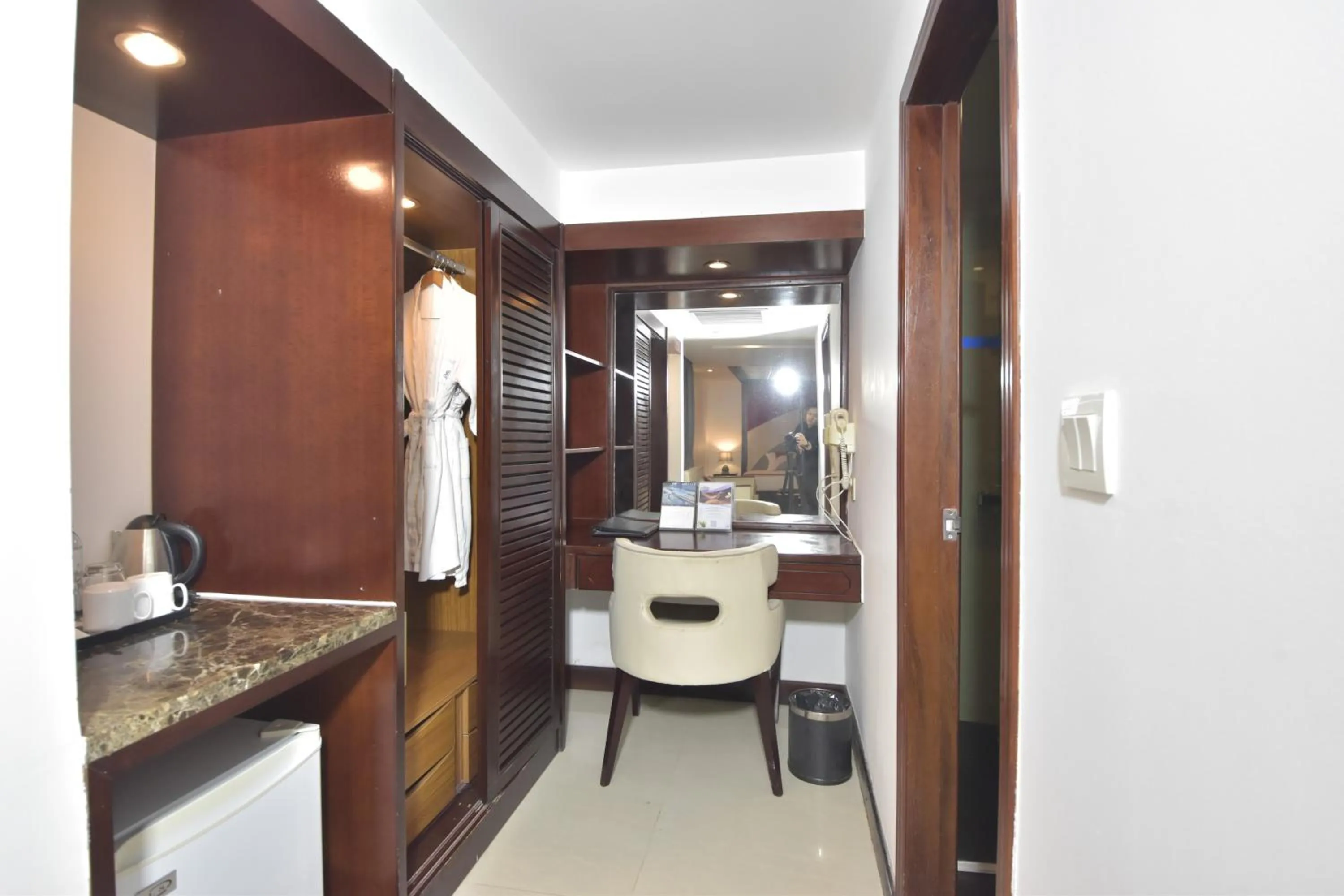 wardrobe in Independence Hotel Resort & Spa