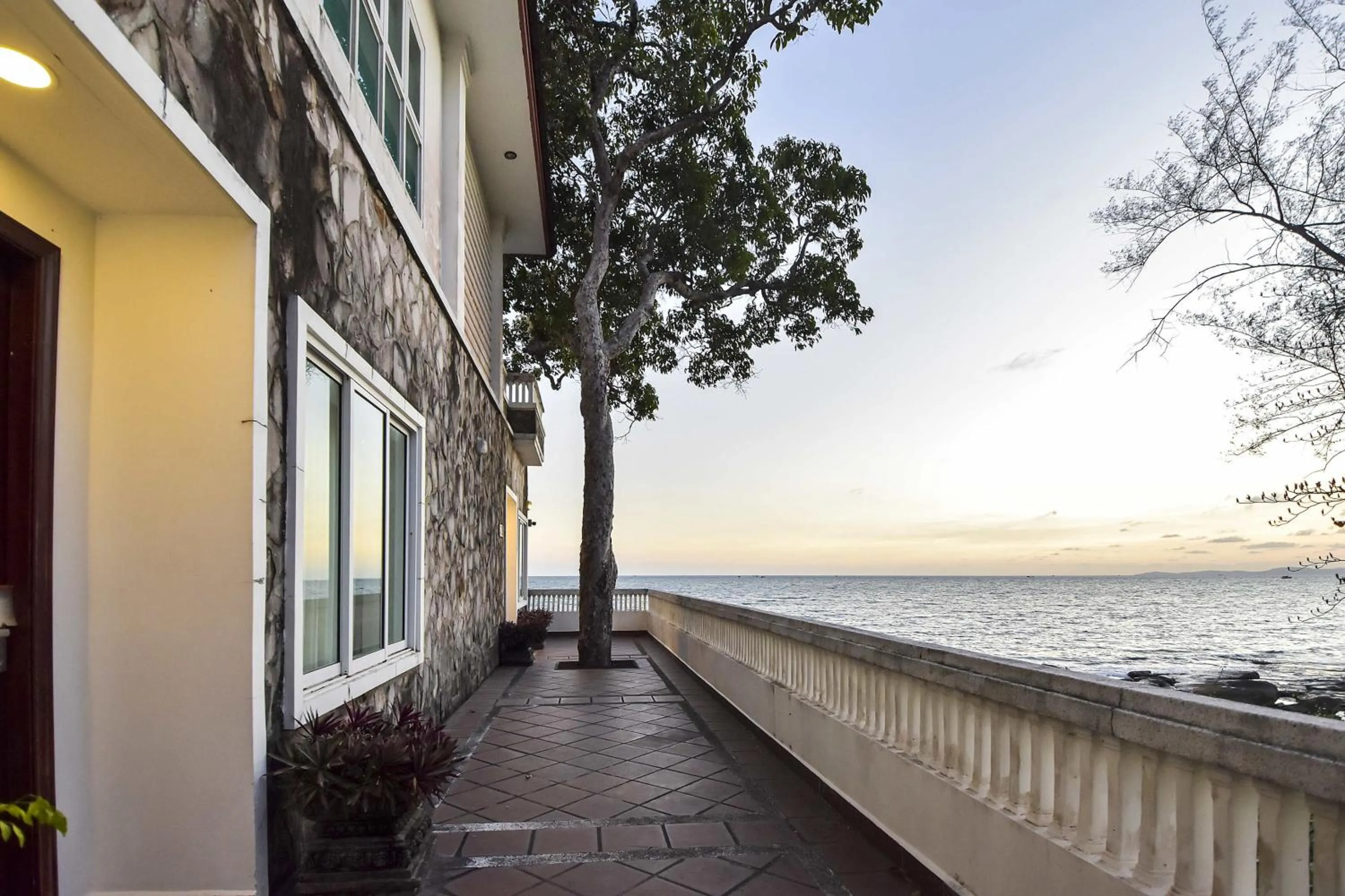 Property building in Independence Hotel Resort & Spa