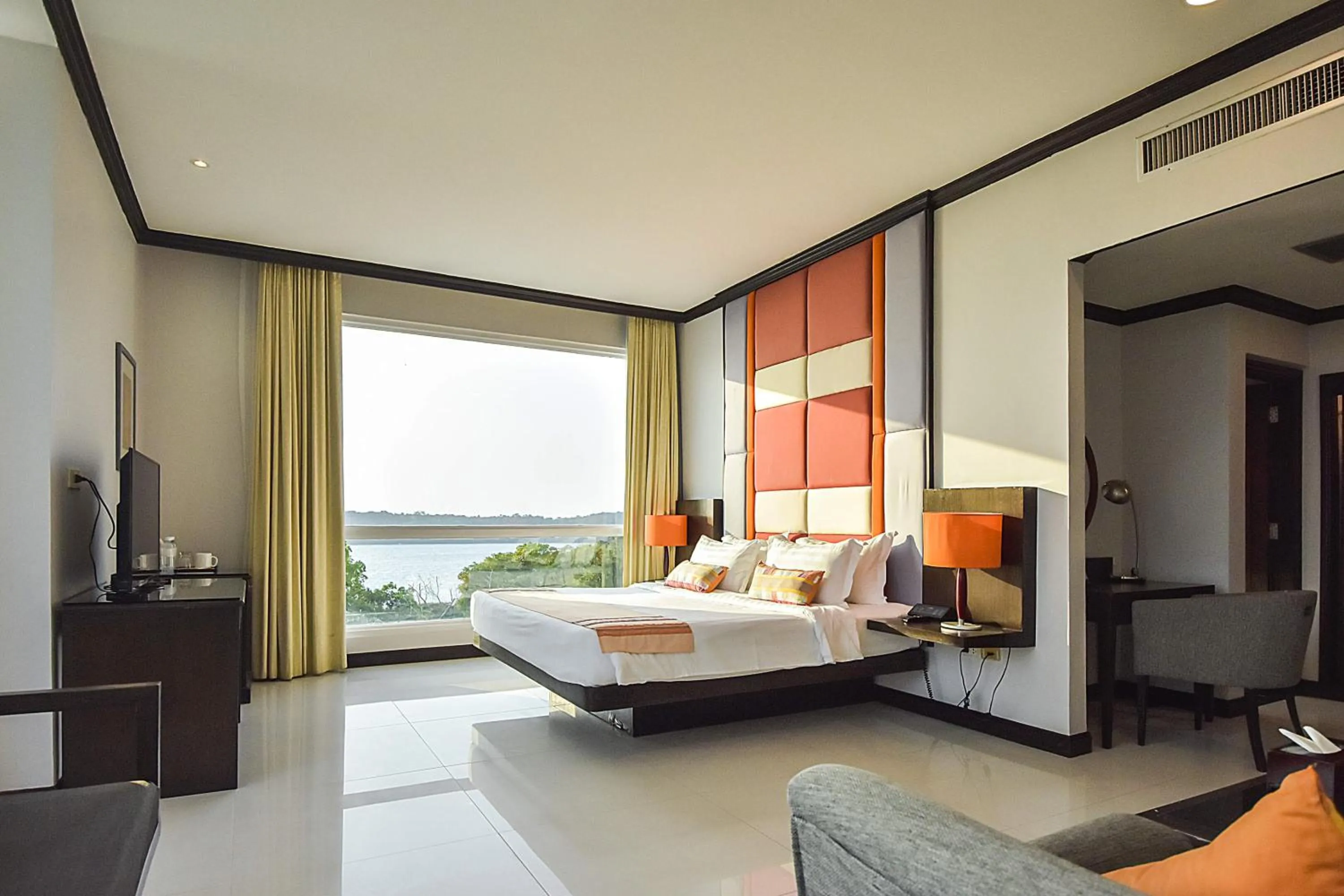 Bed in Independence Hotel Resort & Spa