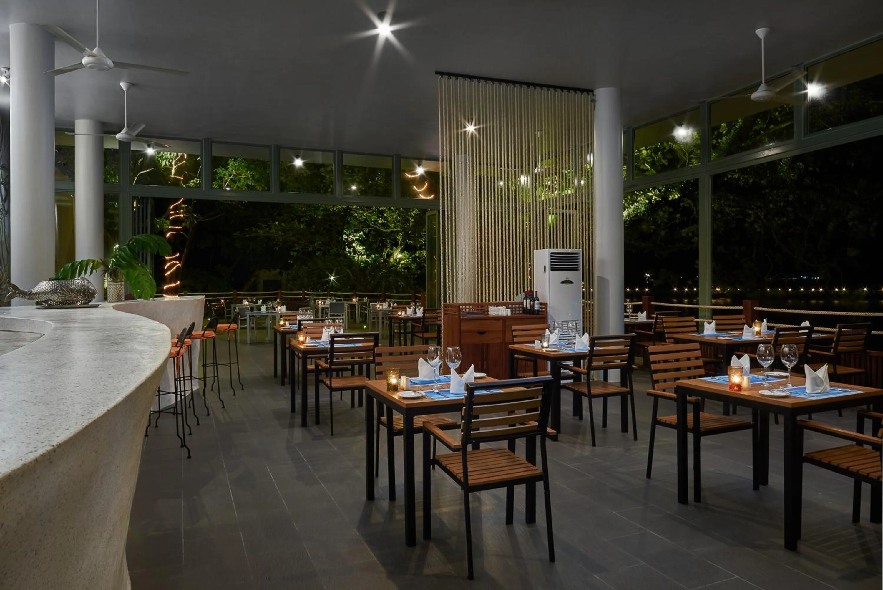 Restaurant/places to eat in Independence Hotel Resort & Spa