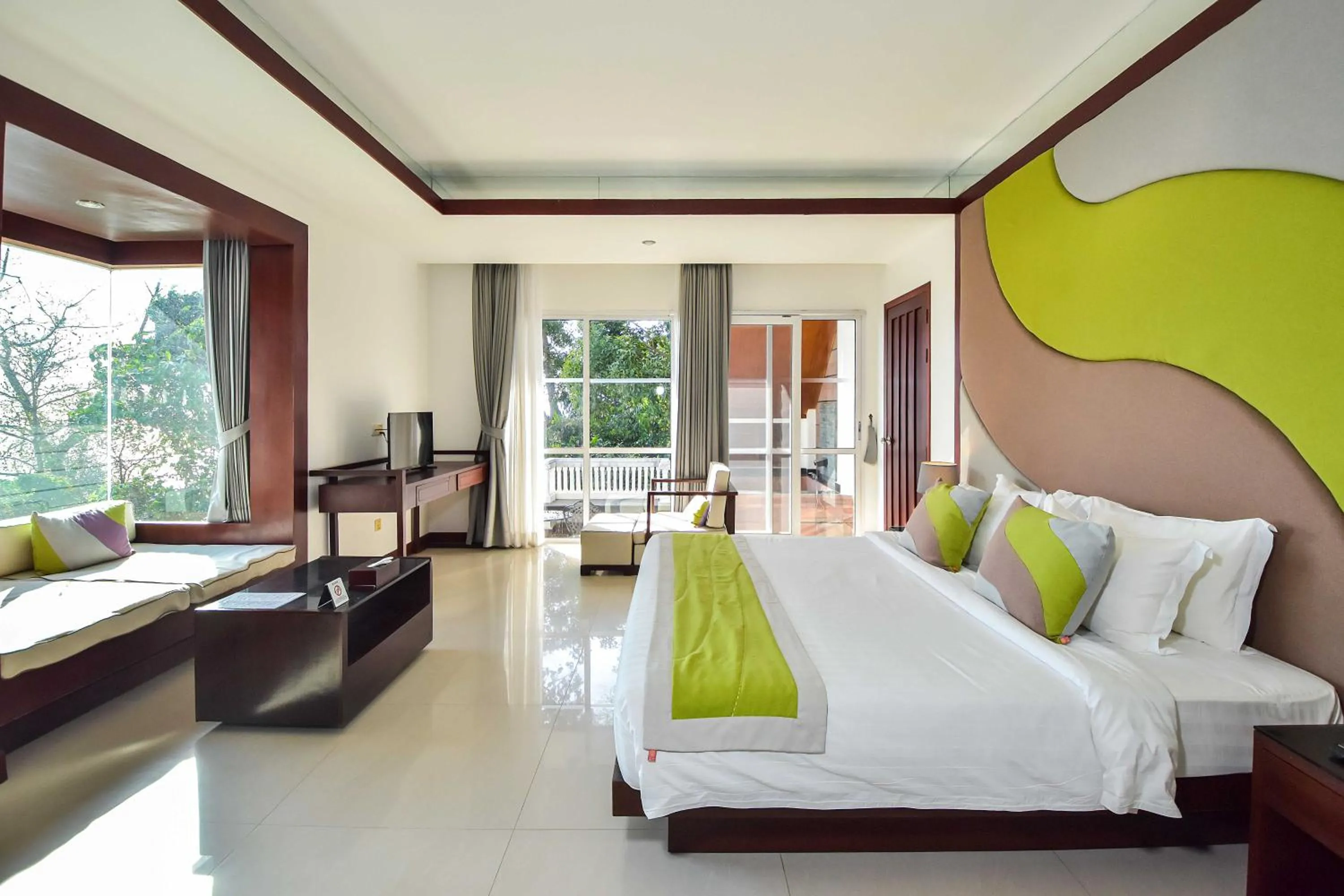 Photo of the whole room, Bed in Independence Hotel Resort & Spa