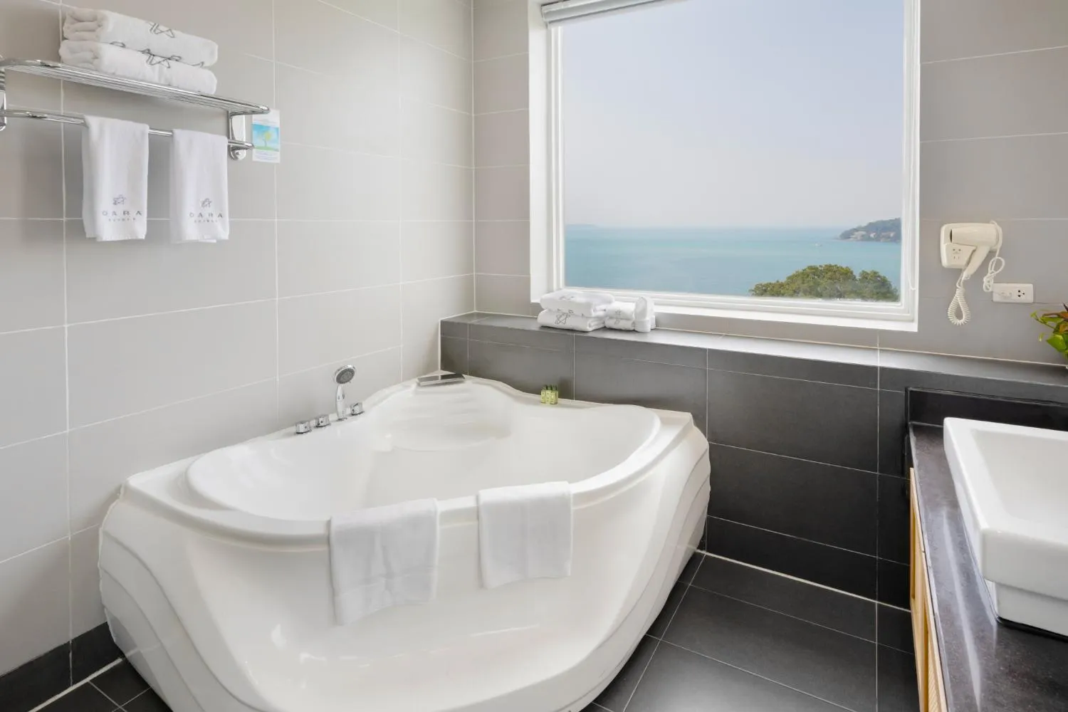 Independence Hotel Resort & Spa