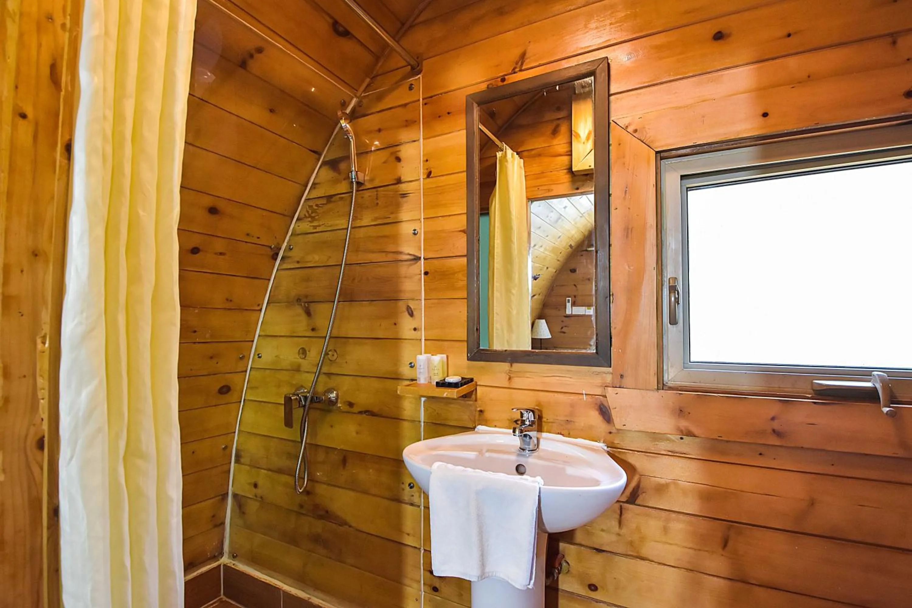 Bathroom in Independence Hotel Resort & Spa