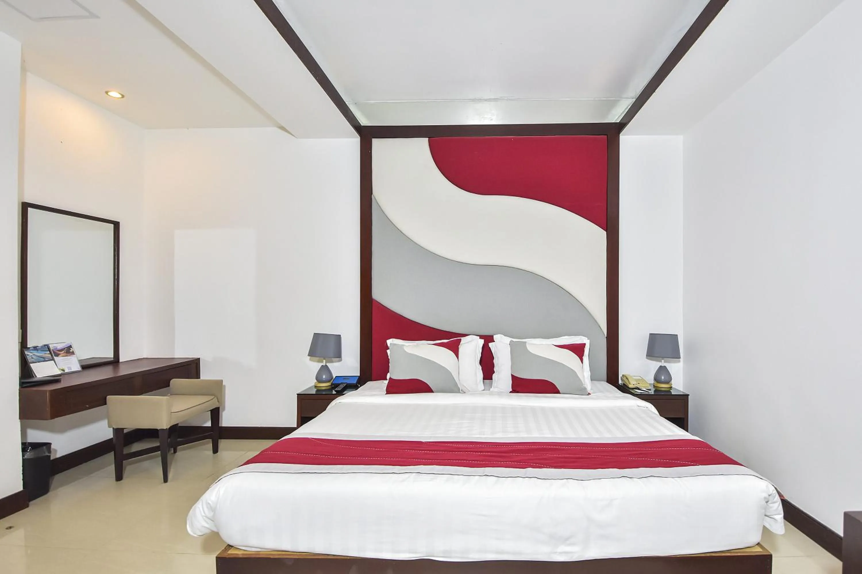 Bed in Independence Hotel Resort & Spa