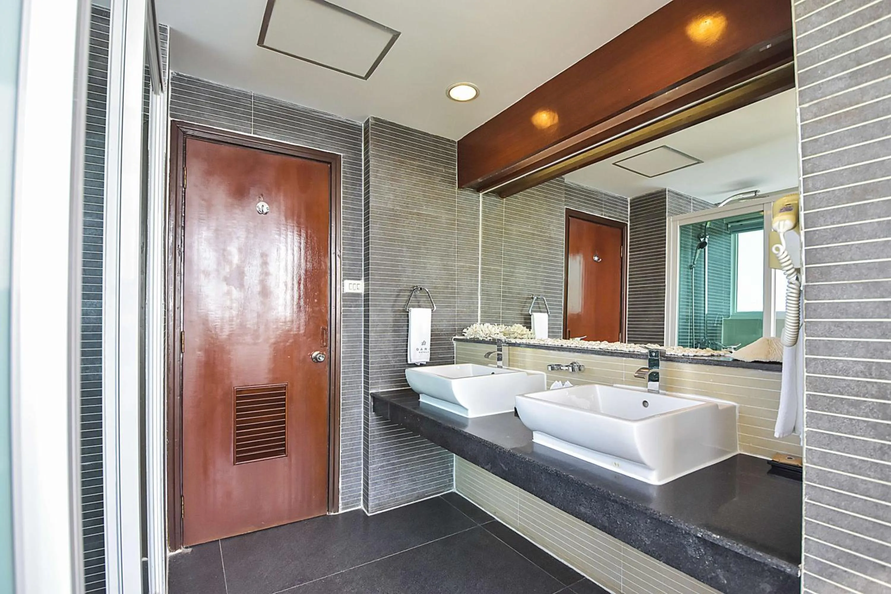 Bathroom in Independence Hotel Resort & Spa