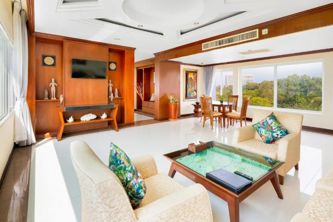 Independence Hotel Resort & Spa