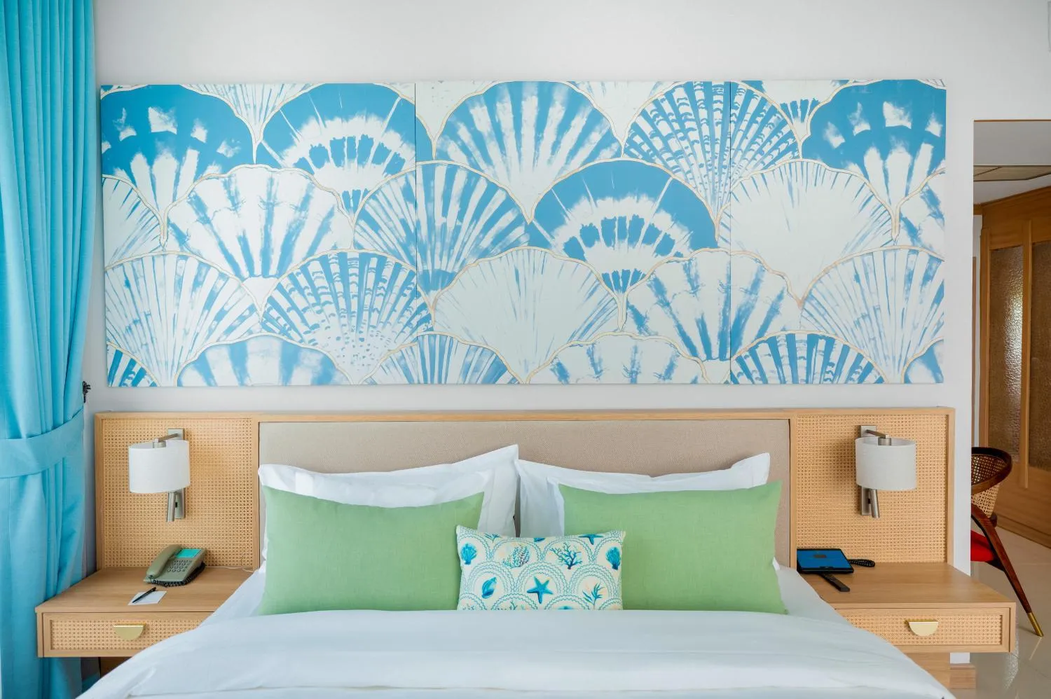 Bed in Independence Hotel Resort & Spa