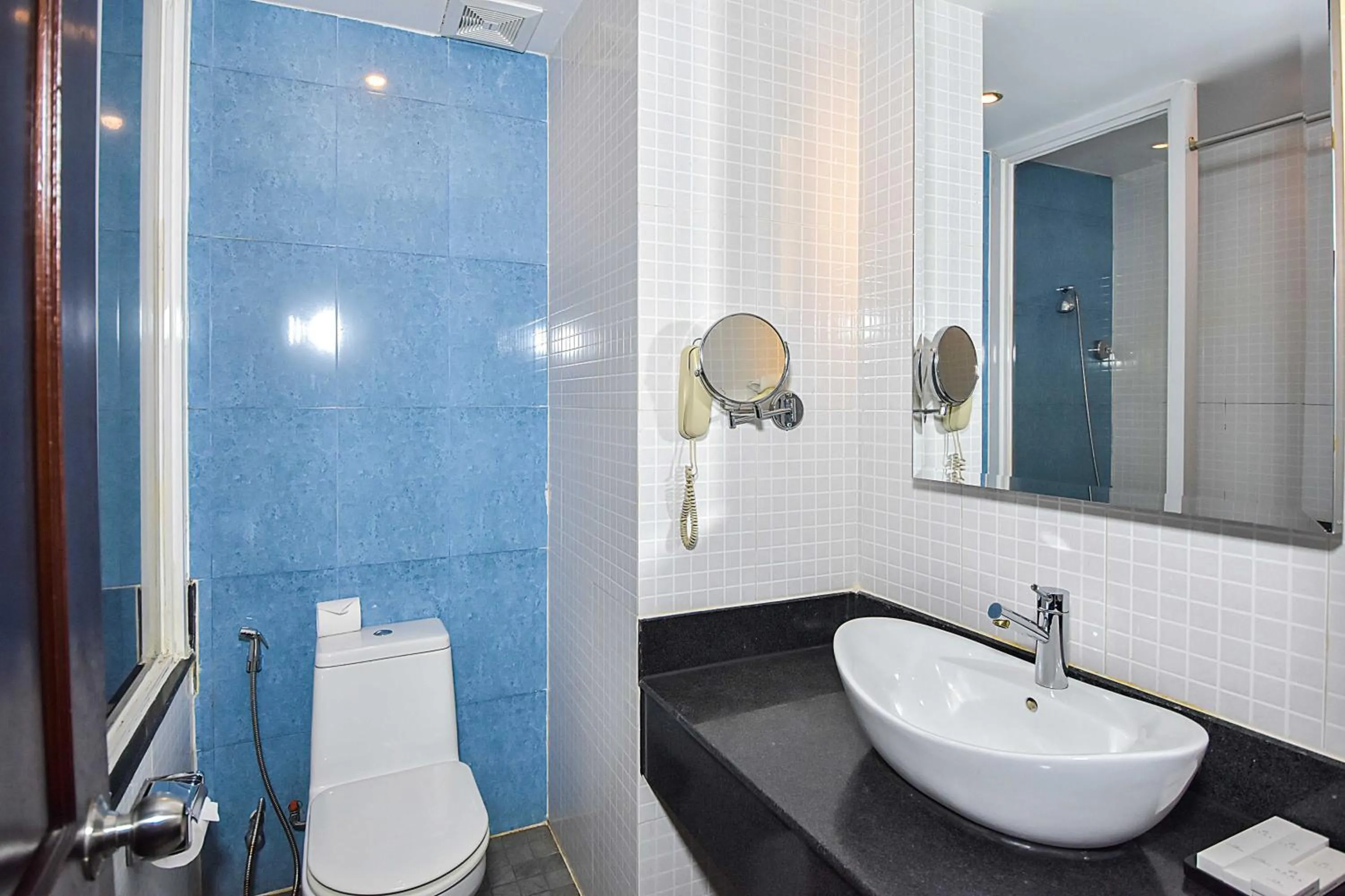 Bathroom in Independence Hotel Resort & Spa