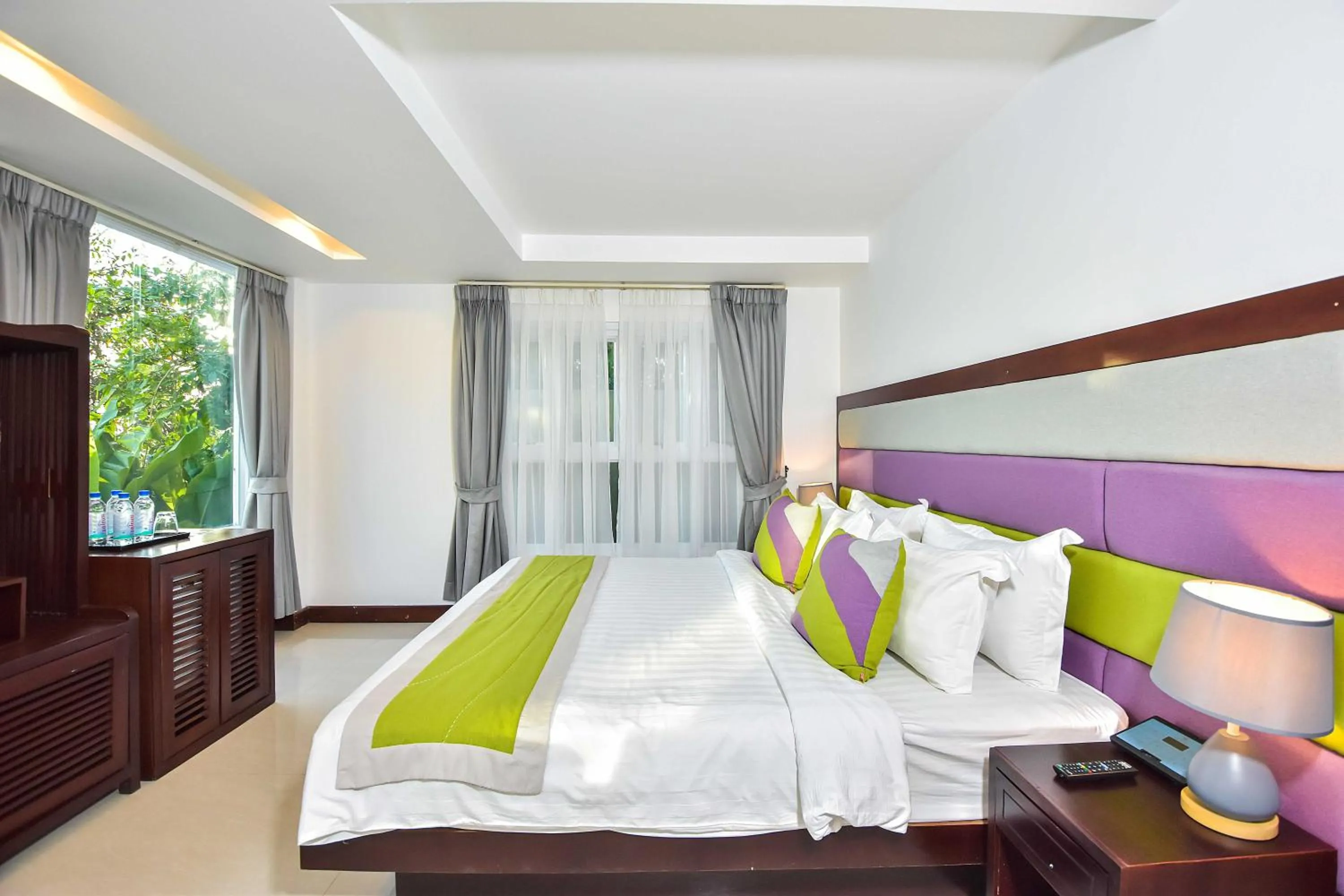 Bed in Independence Hotel Resort & Spa