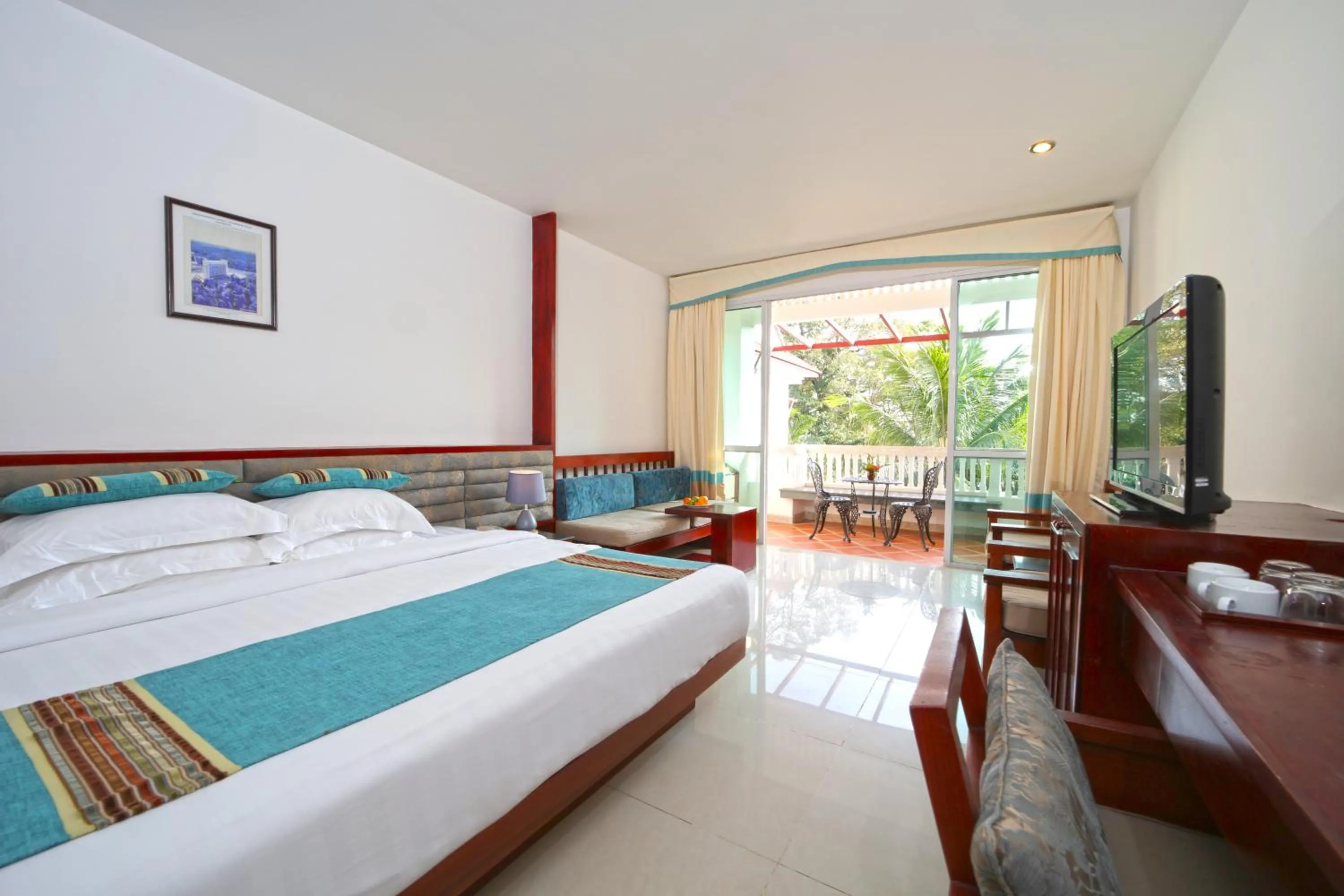 Bedroom, Bed in Independence Hotel Resort & Spa