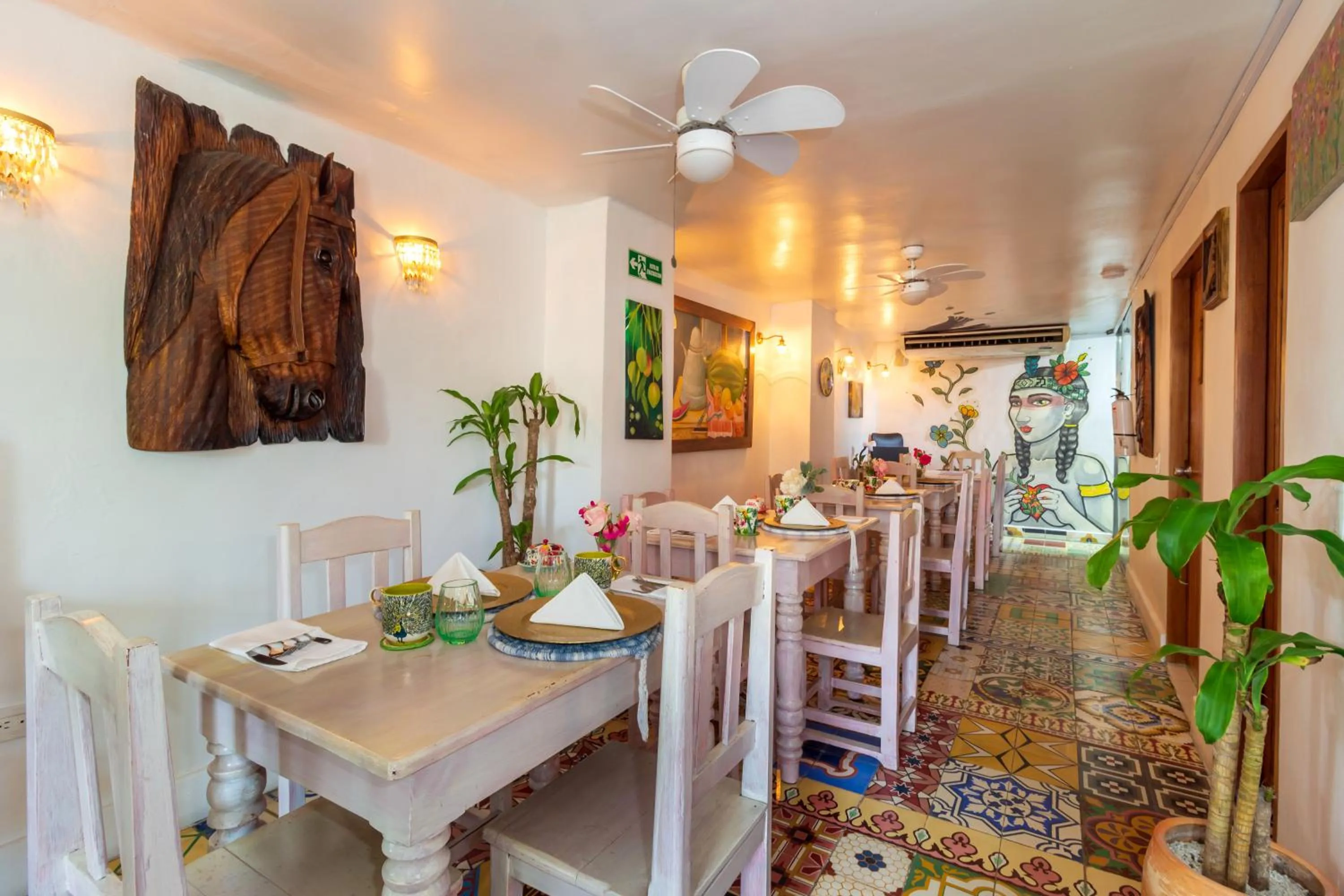 Restaurant/places to eat in Voilá Signature Casa Isabel