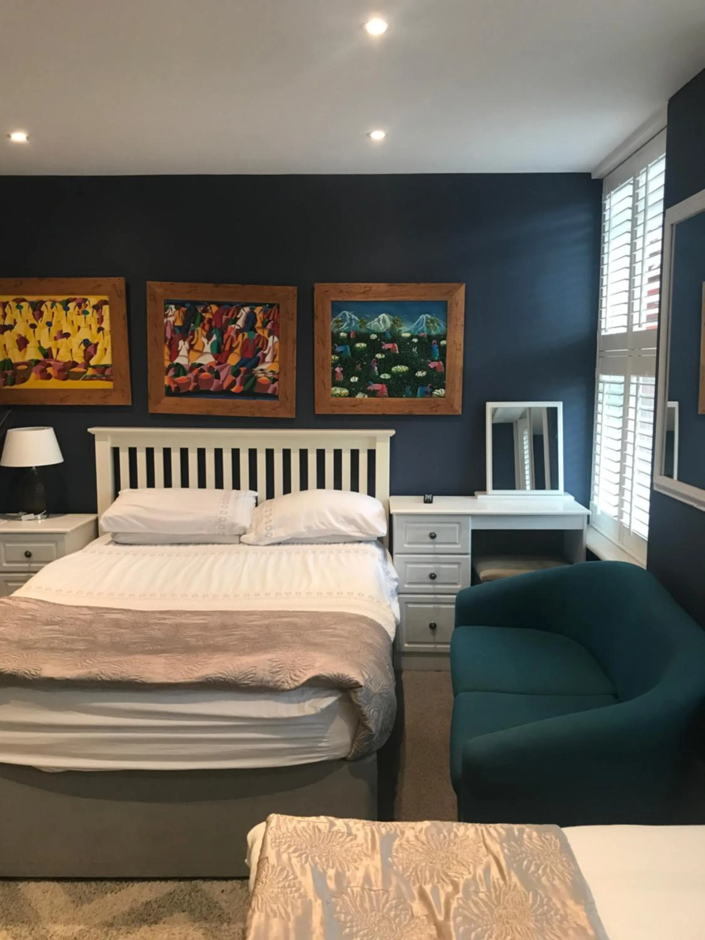 Bed in Acacia Villas Guest House