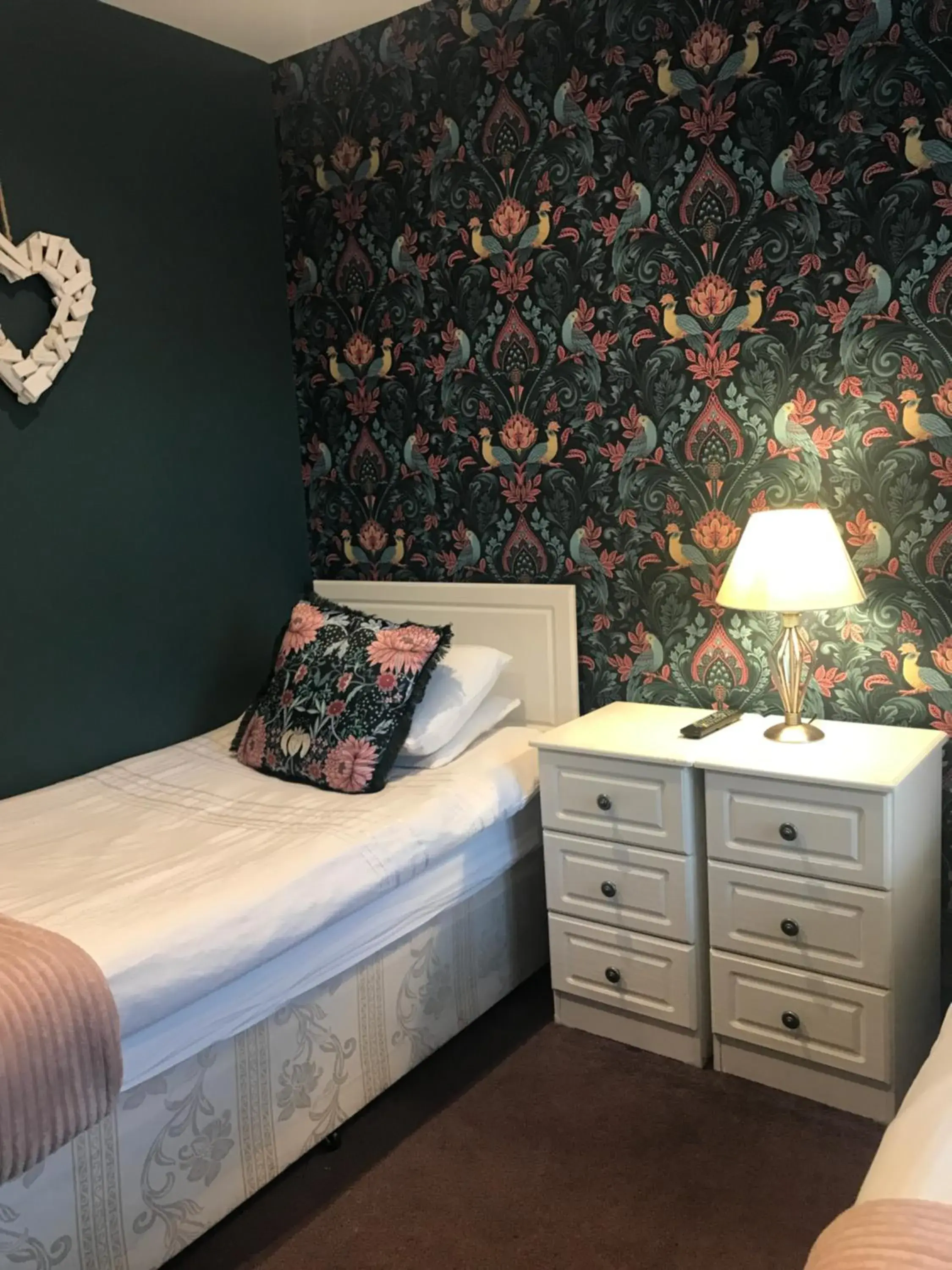 Twin Room with Bathroom in Acacia Villas Guest House Twin Room with Bathroom in Acacia Villas Guest House