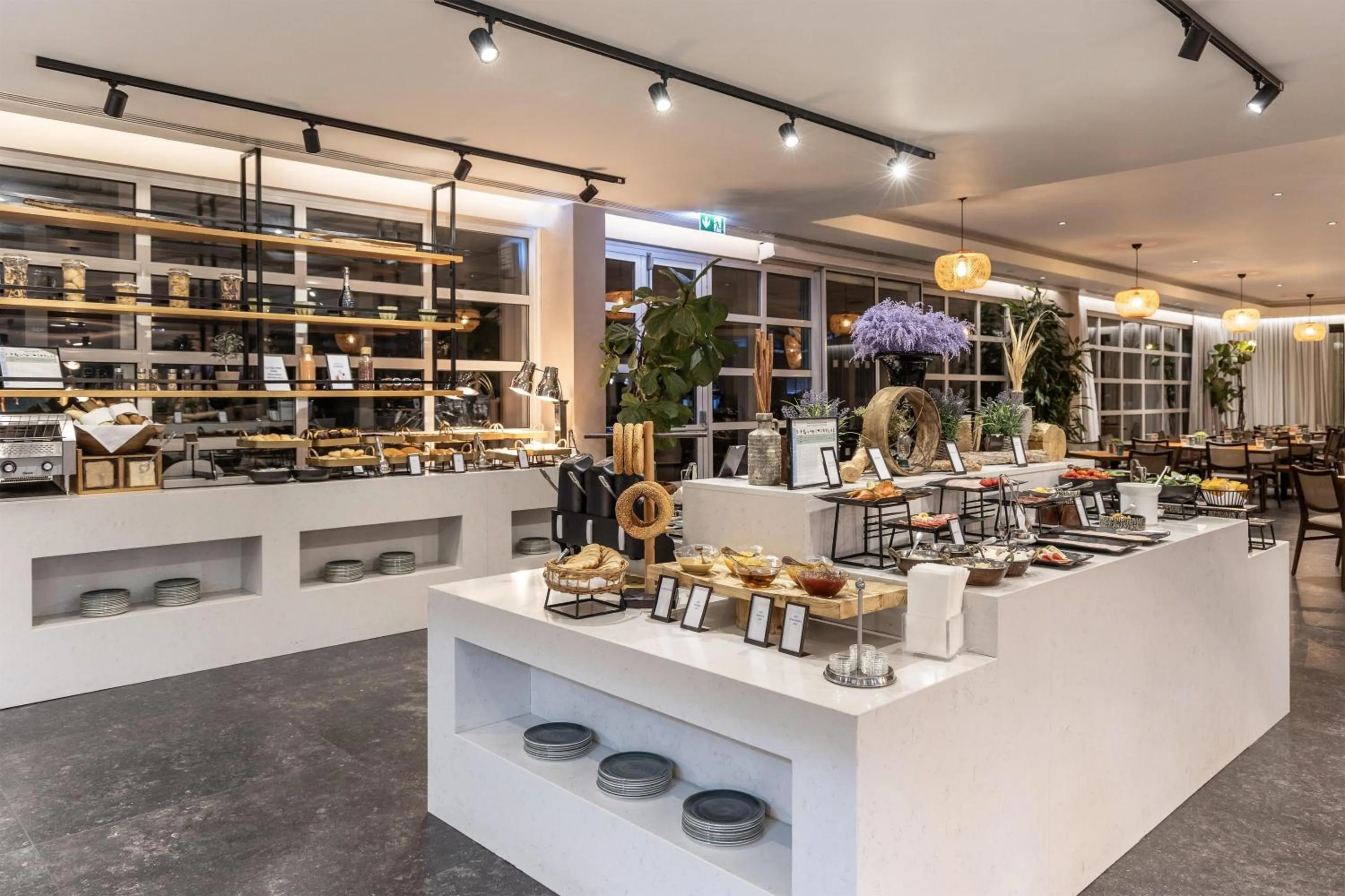 Restaurant/places to eat in Hilton Nicosia