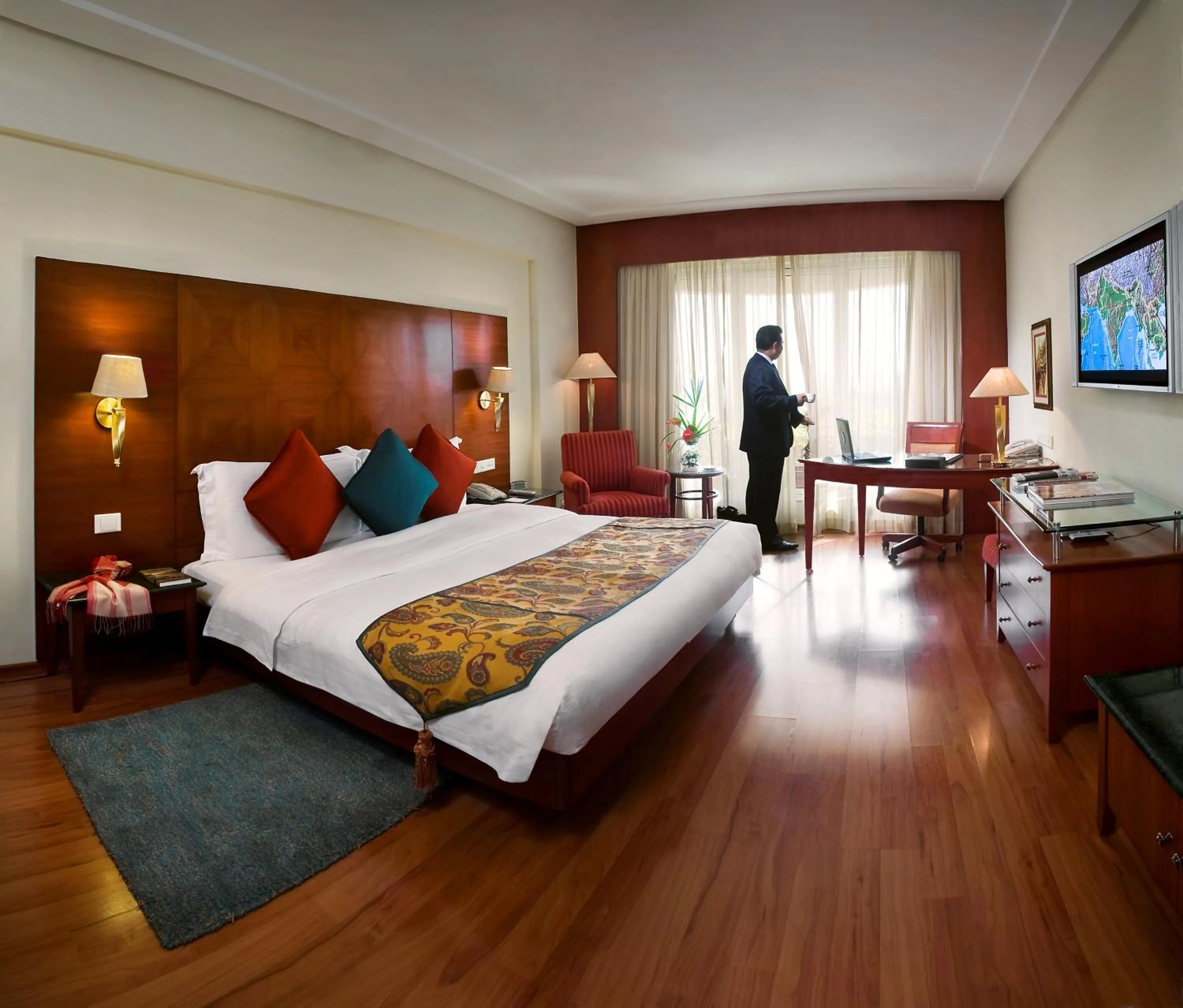 Photo of the whole room, Bed in The Lalit Mumbai
