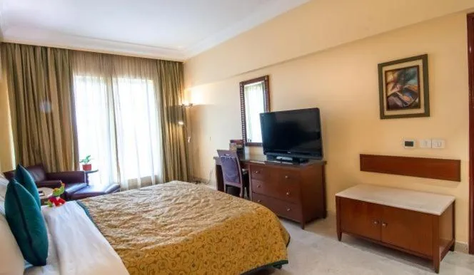 Bed in The Lalit Mumbai