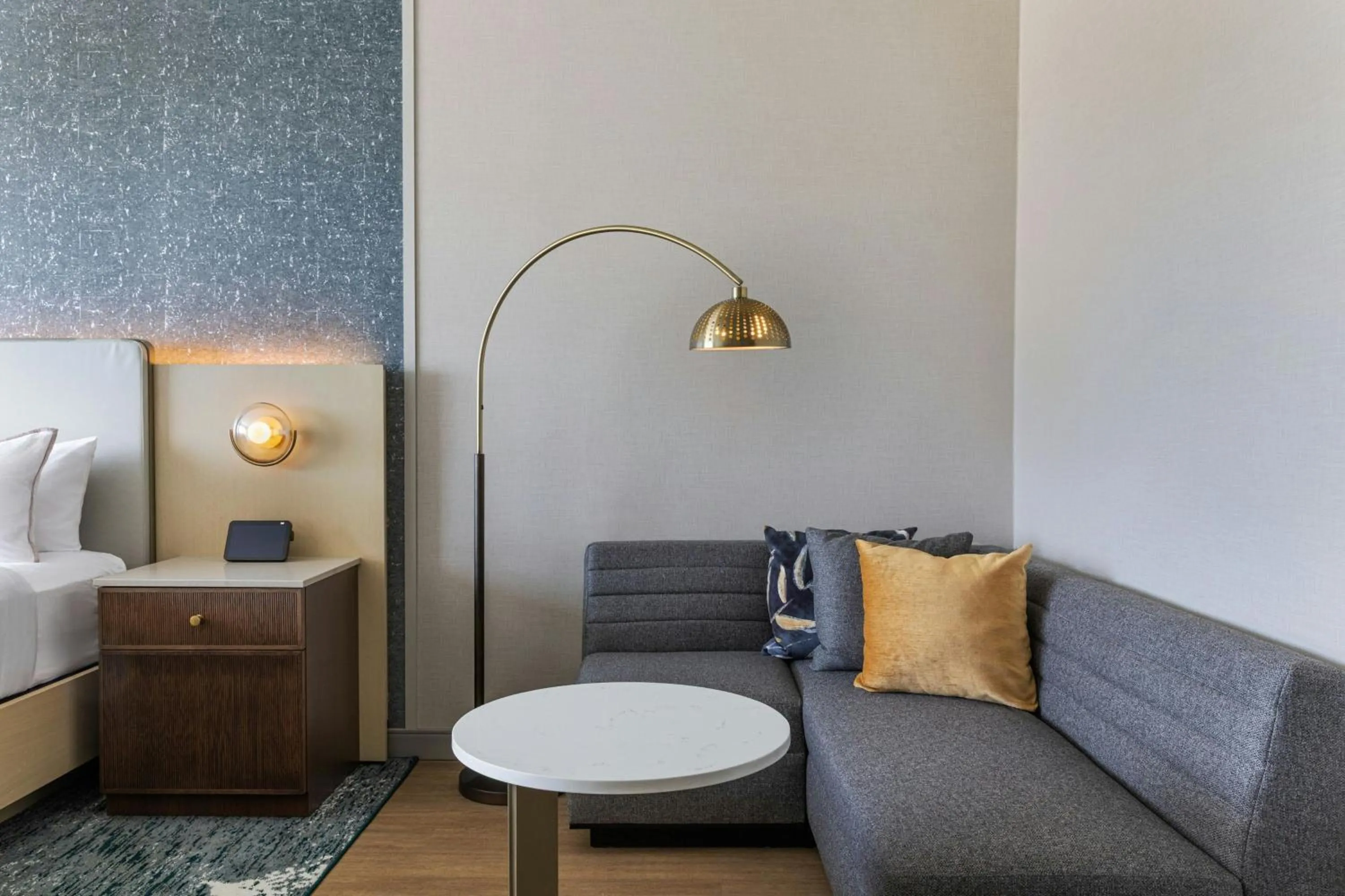 Lounge or bar, Bed in The Westin Buffalo