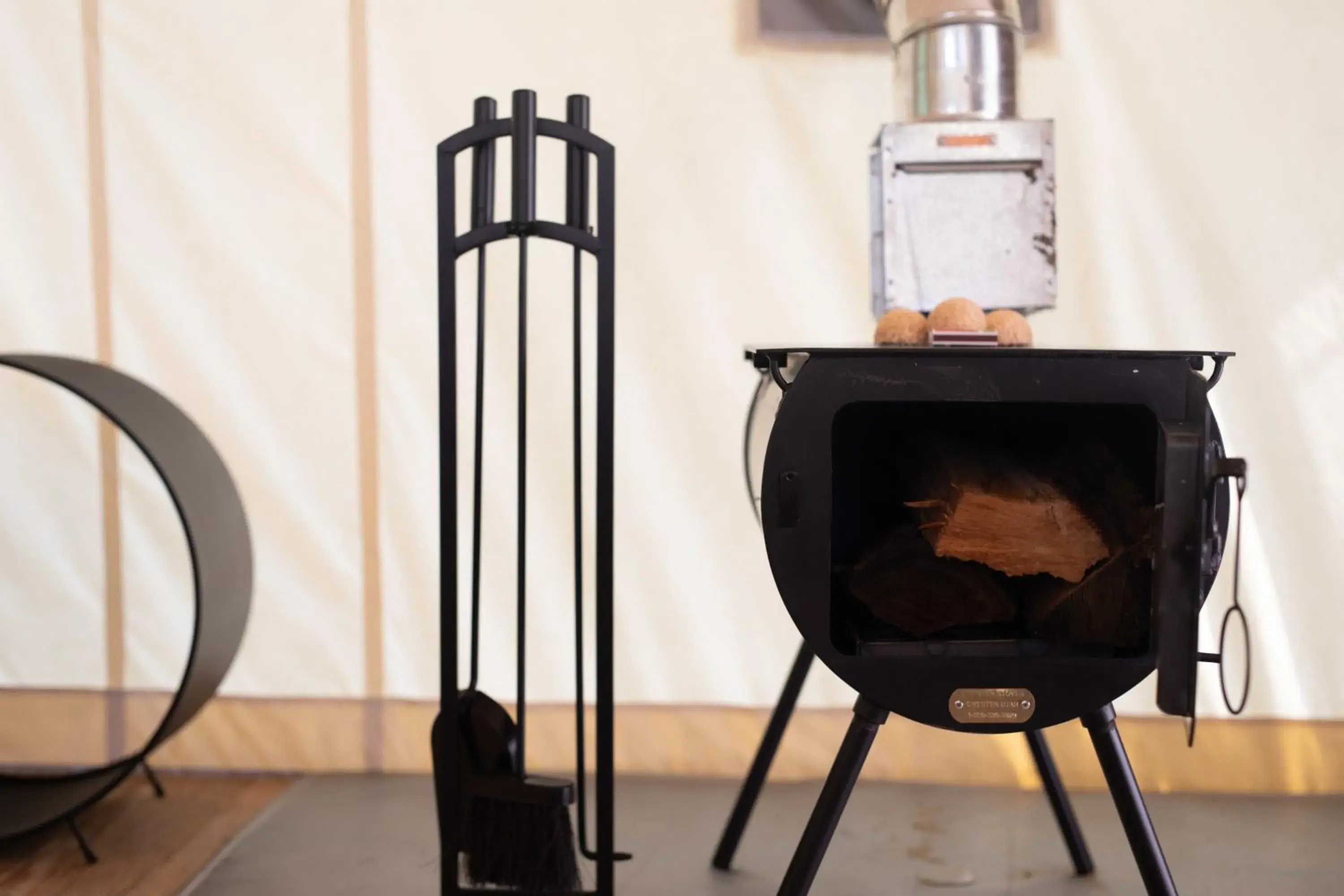 Safari Tent with Shared Bathroom and Kids Tent in Under Canvas Grand Canyon Safari Tent with Shared Bathroom and Kids Tent in Under Canvas Grand Canyon