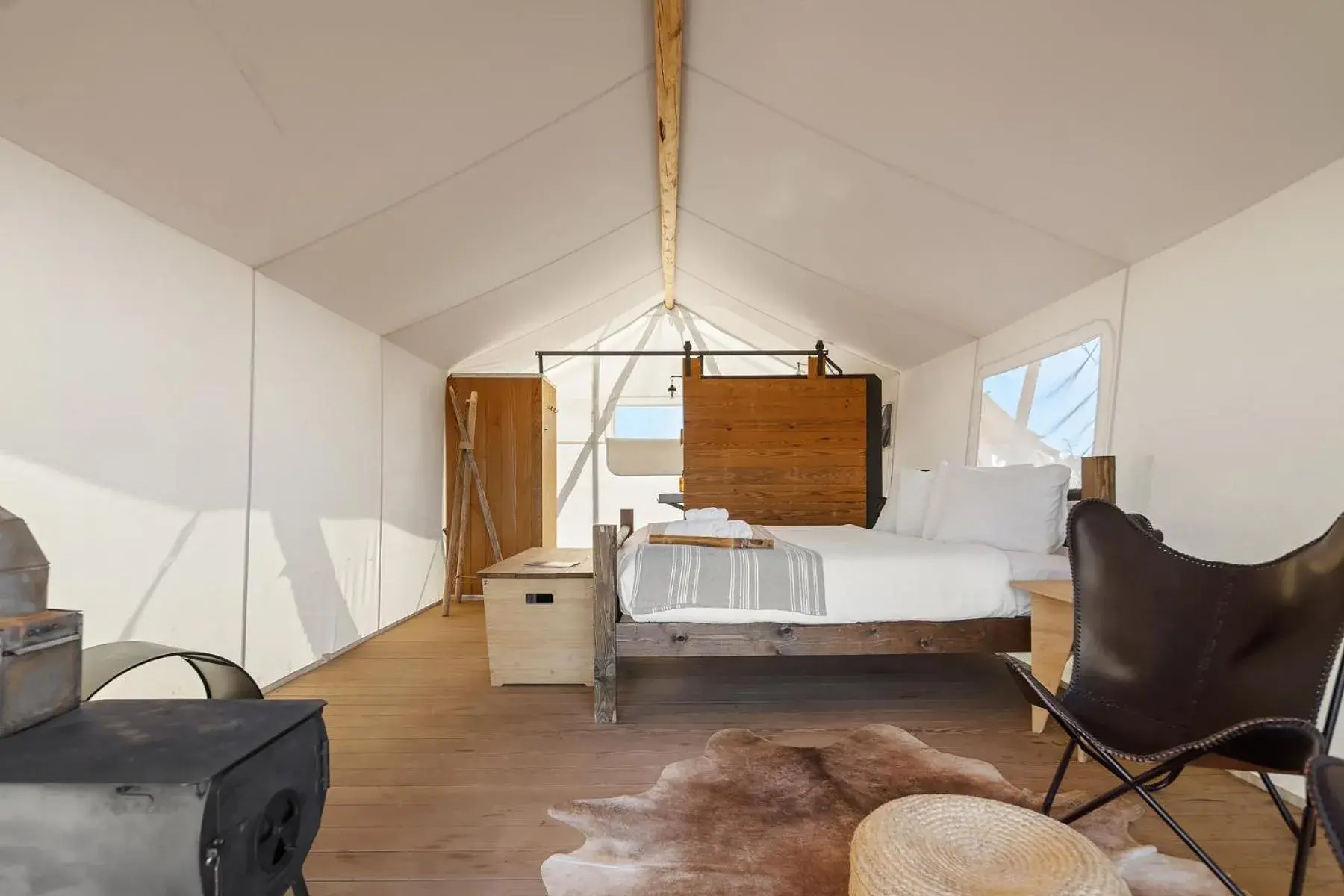 Deluxe Tent with Private Bathroom in Under Canvas Grand Canyon Deluxe Tent with Private Bathroom in Under Canvas Grand Canyon