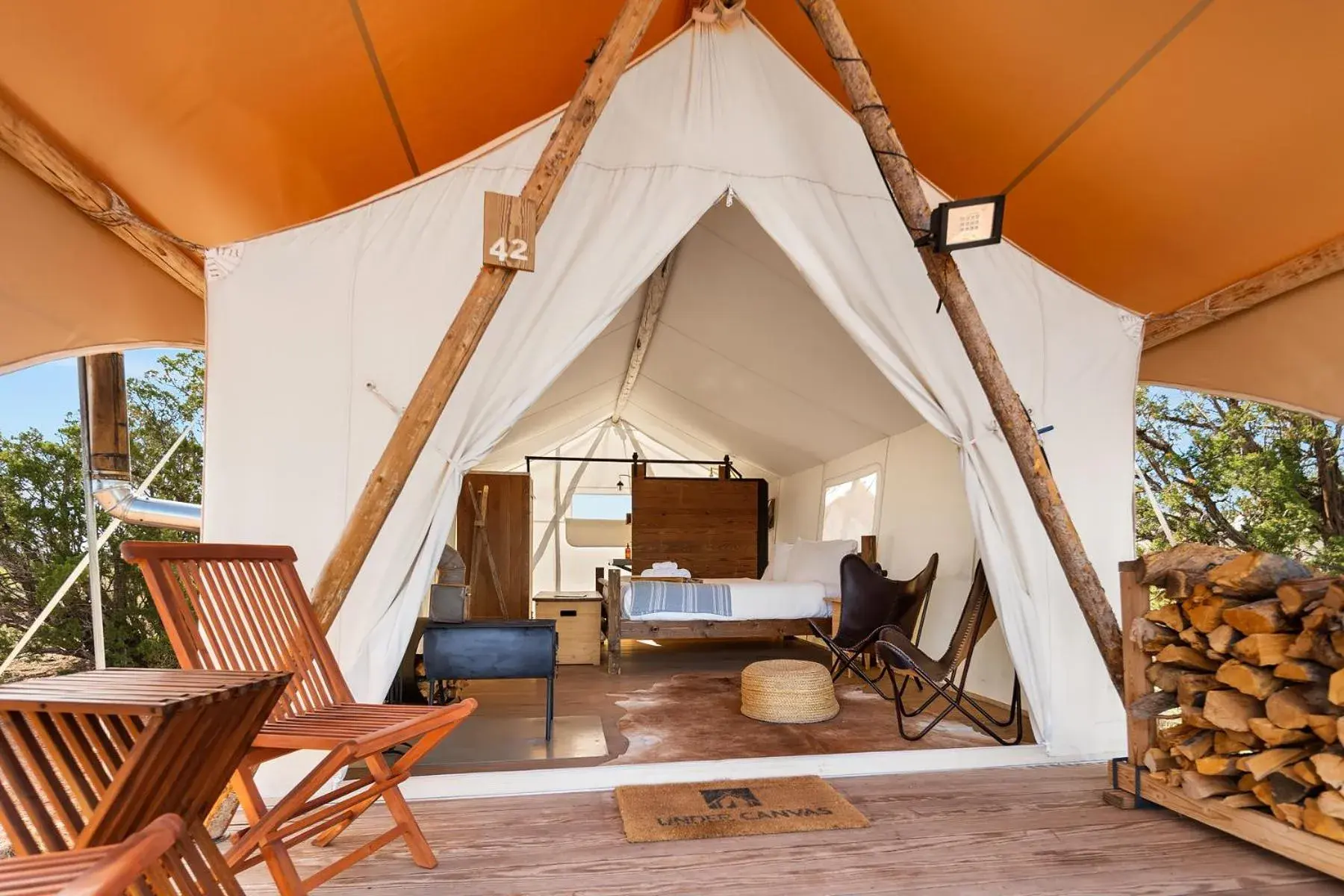 Deluxe Tent with Private Bathroom and Kids Tent in Under Canvas Grand Canyon Deluxe Tent with Private Bathroom and Kids Tent in Under Canvas Grand Canyon