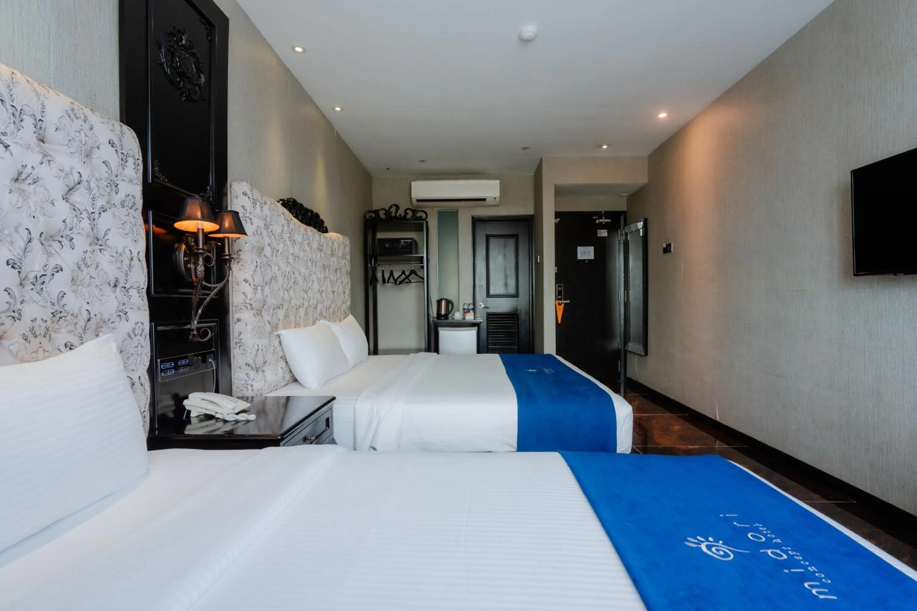 Bed in Midori Concept Hotel