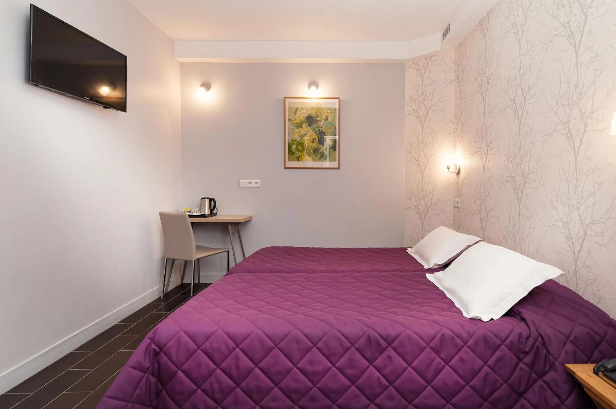 Bedroom, Bed in Hotel Americain