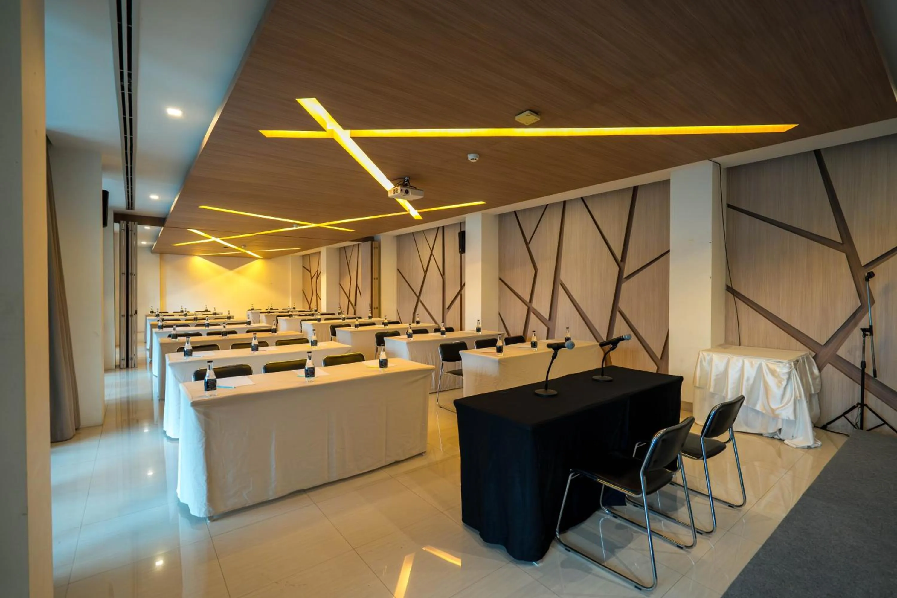 Meeting/conference room in The Zense Boutique Hotel