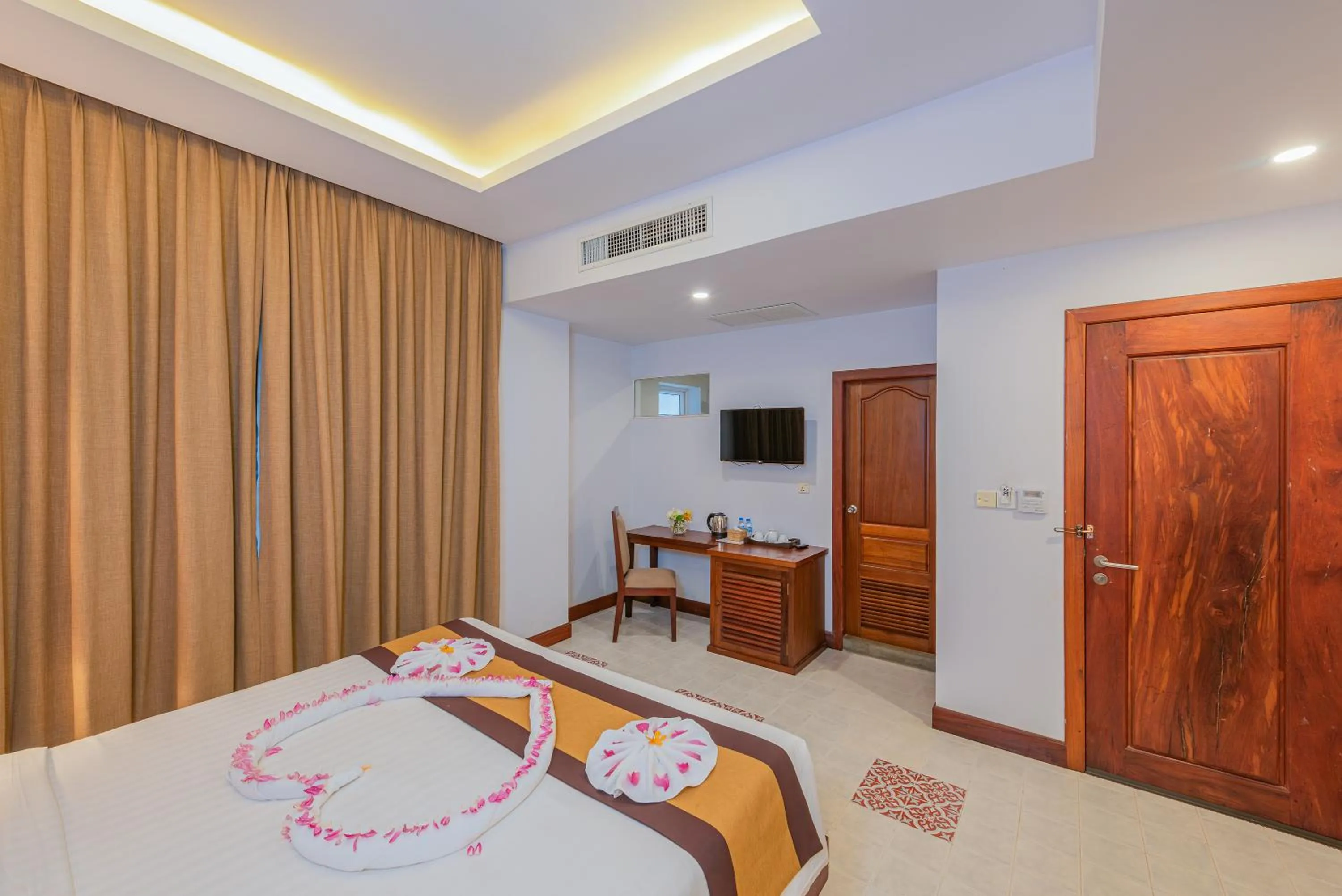 Bedroom, Bed in Shadow Angkor Residence